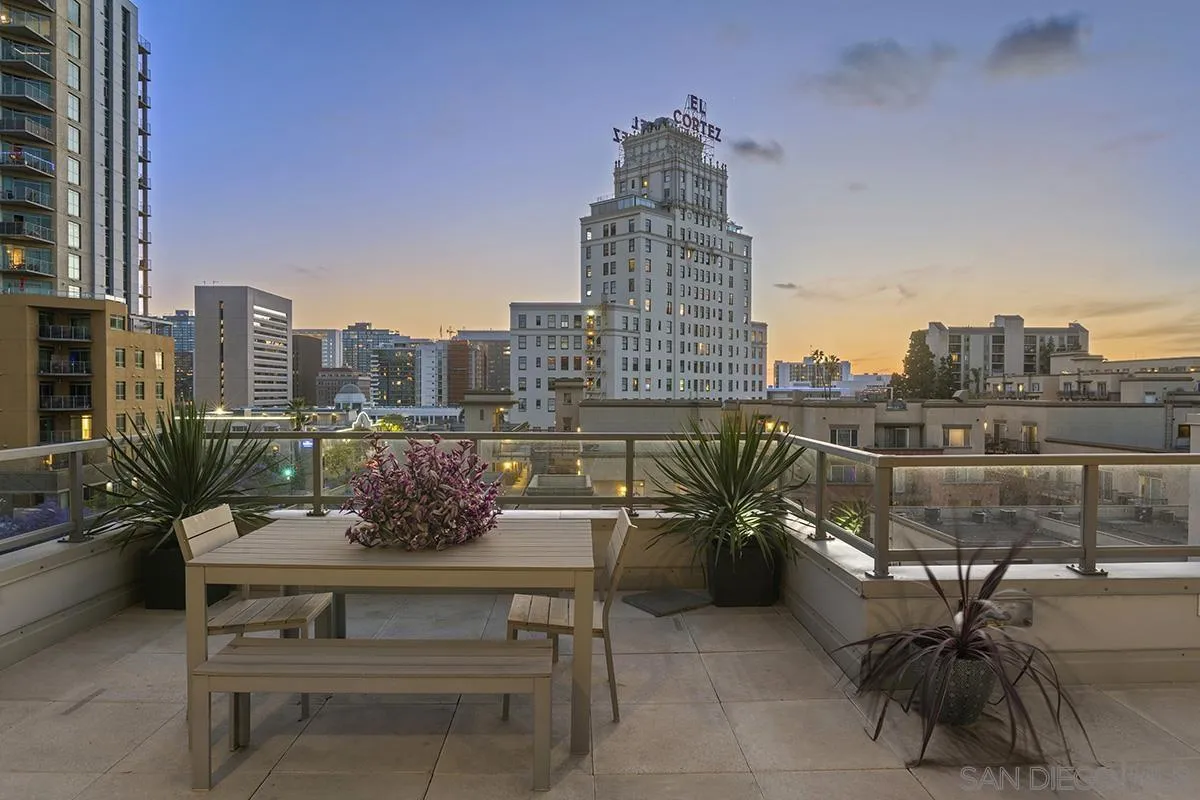 https://cdn.realtyfeed.com/cdn/127/260010137/90fd2fde4f92c9eb8ad82b2da4f34e12.webp