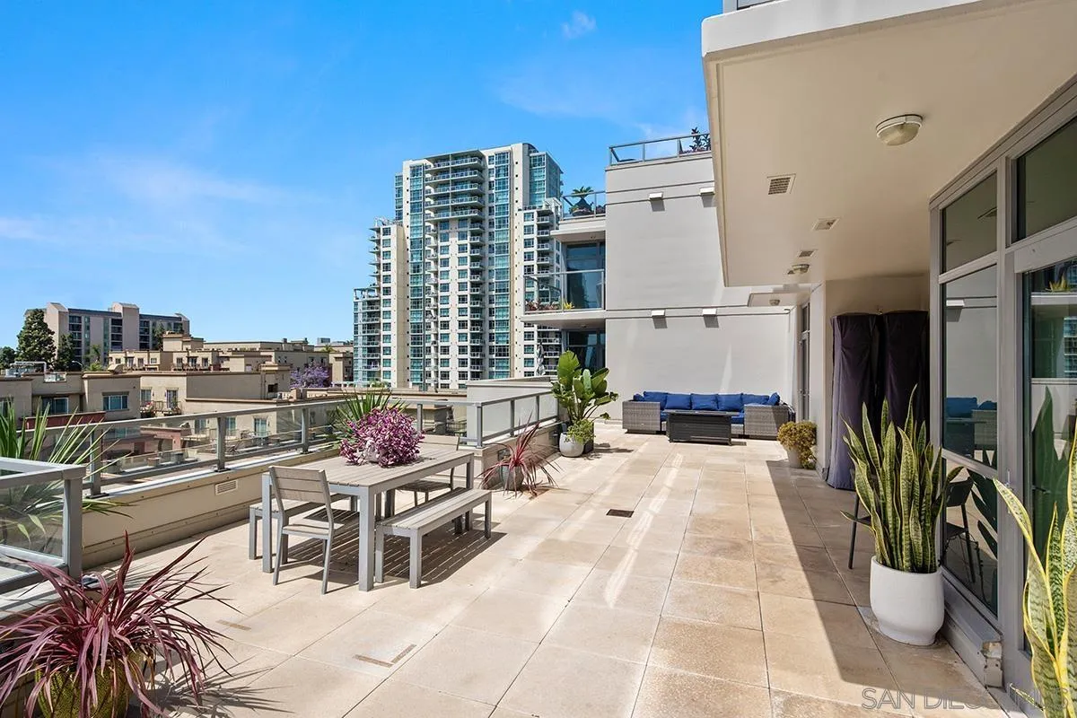 https://cdn.realtyfeed.com/cdn/127/260010137/92687286aa75b40cf172261cb04ddbef.webp