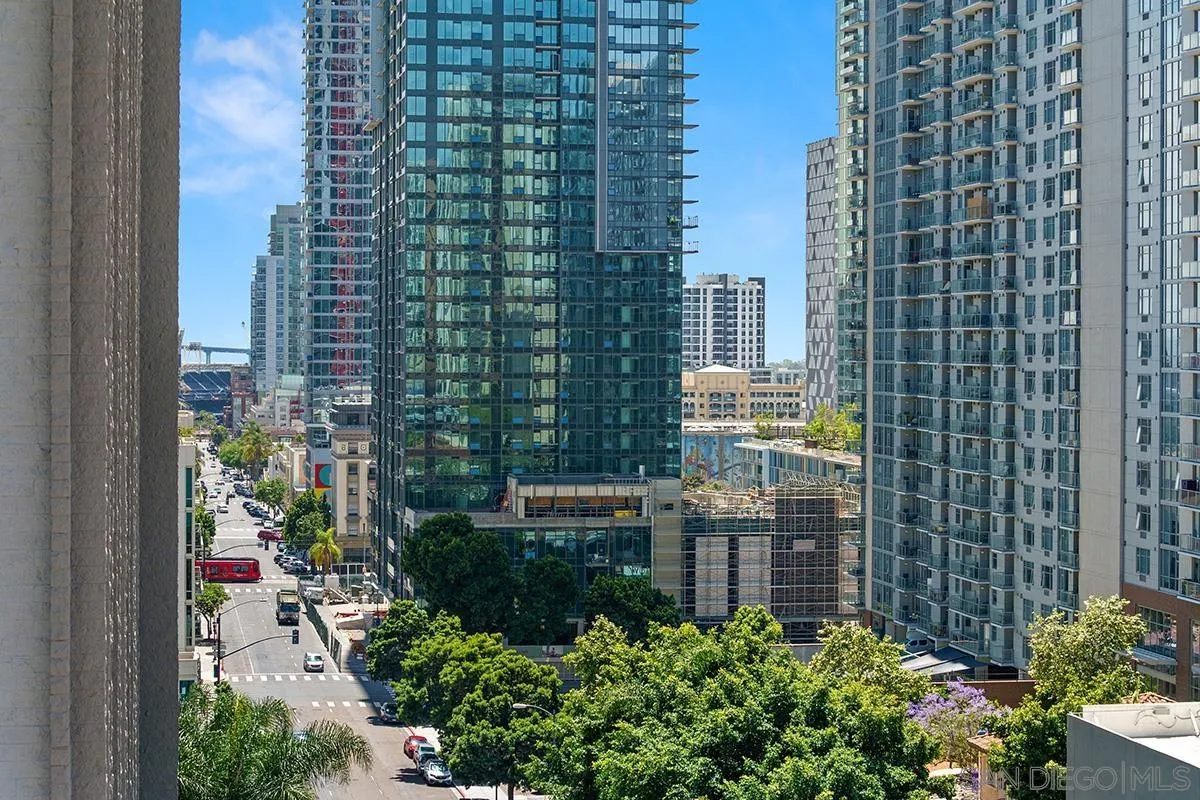 https://cdn.realtyfeed.com/cdn/127/260010137/a43019ebc4194f59f26db5c6dc5f449d.webp