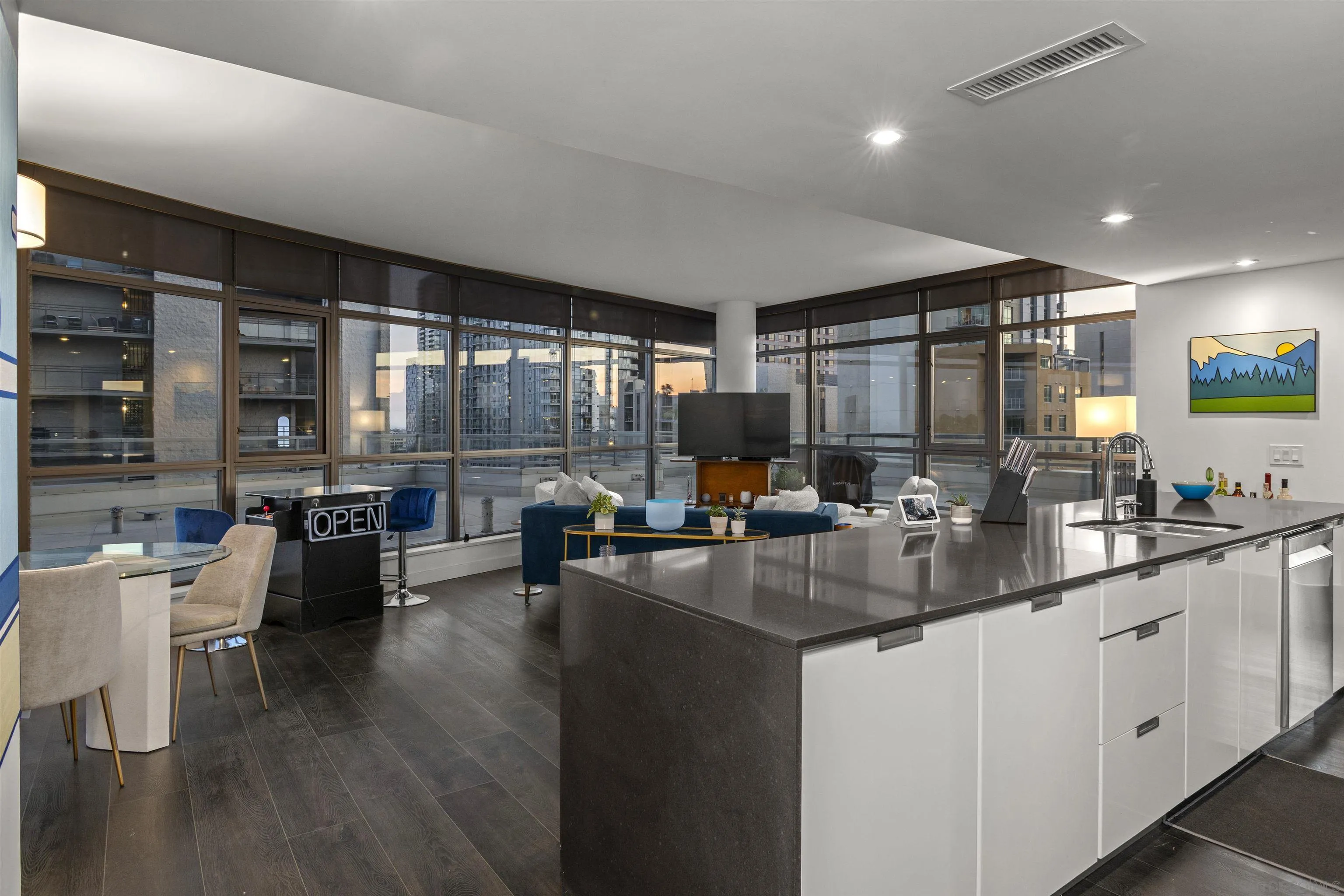 https://cdn.realtyfeed.com/cdn/127/260010137/bc87df8acbb817b92da2cce50ab11b0e.webp