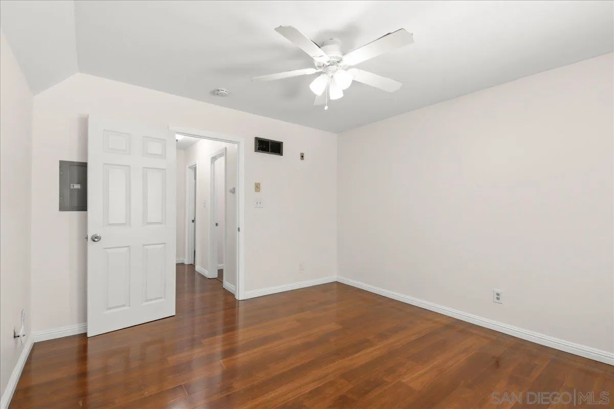 Photo #11: 260010138 Listing: Photo #11