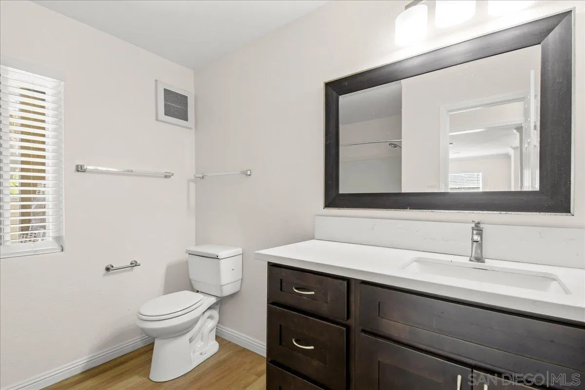 Photo #12: 260010138 Listing: Photo #12