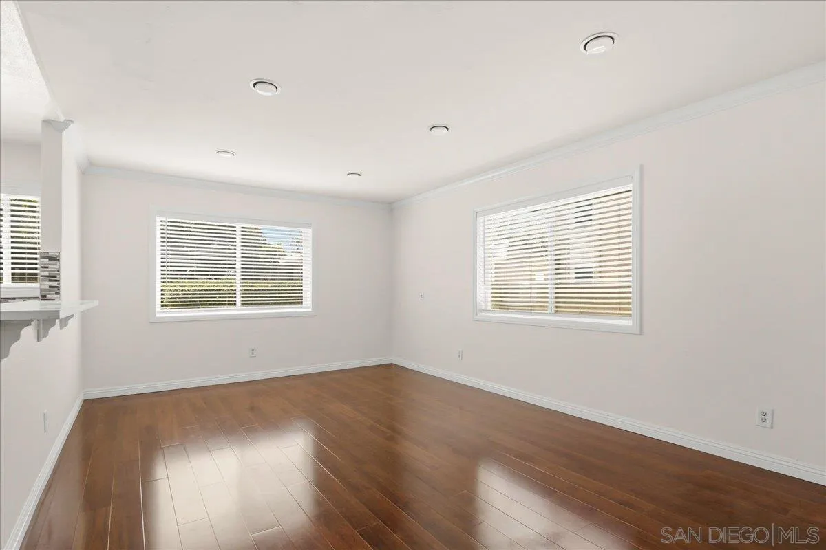 Photo #3: 260010138 Listing: Photo #3