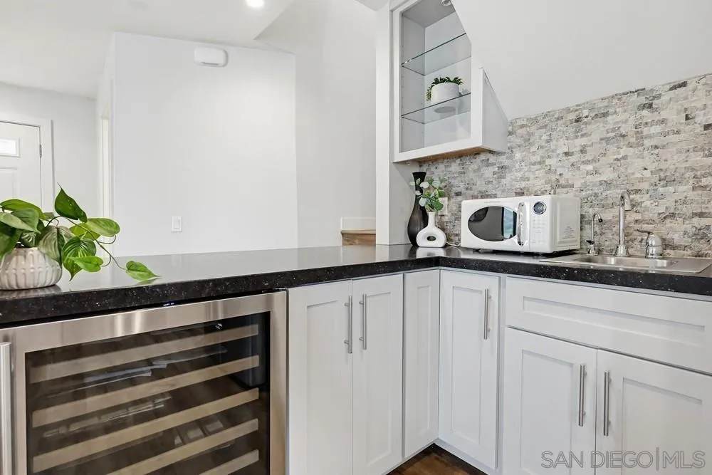 Photo #10: 260010139 Listing: Photo #10