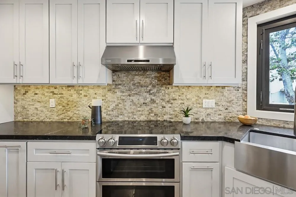 Photo #7: 260010139 Listing: Photo #7