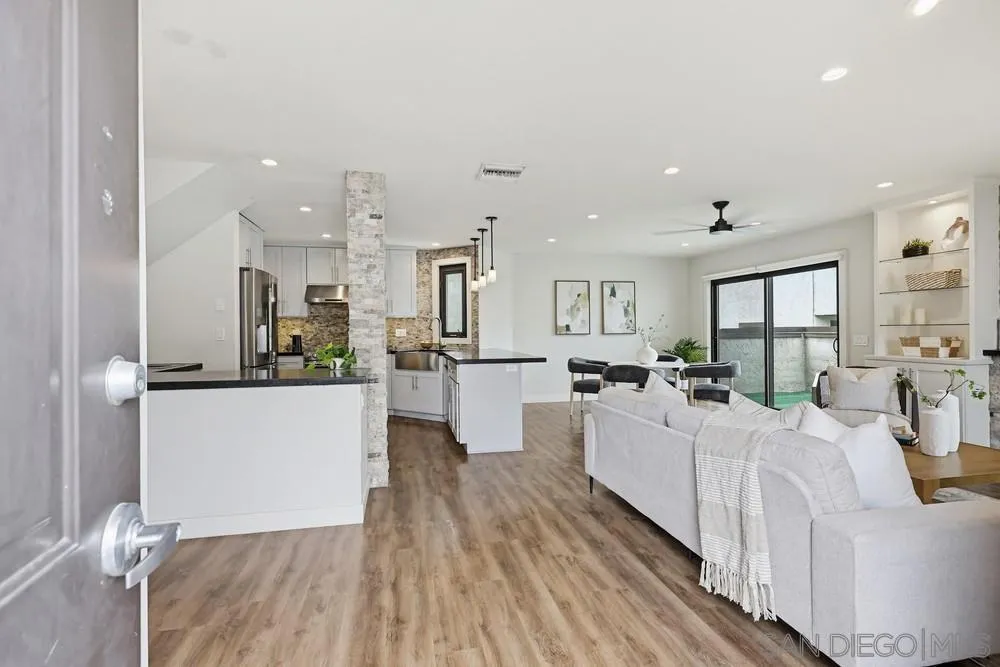 Photo #4: 260010139 Listing: Photo #4