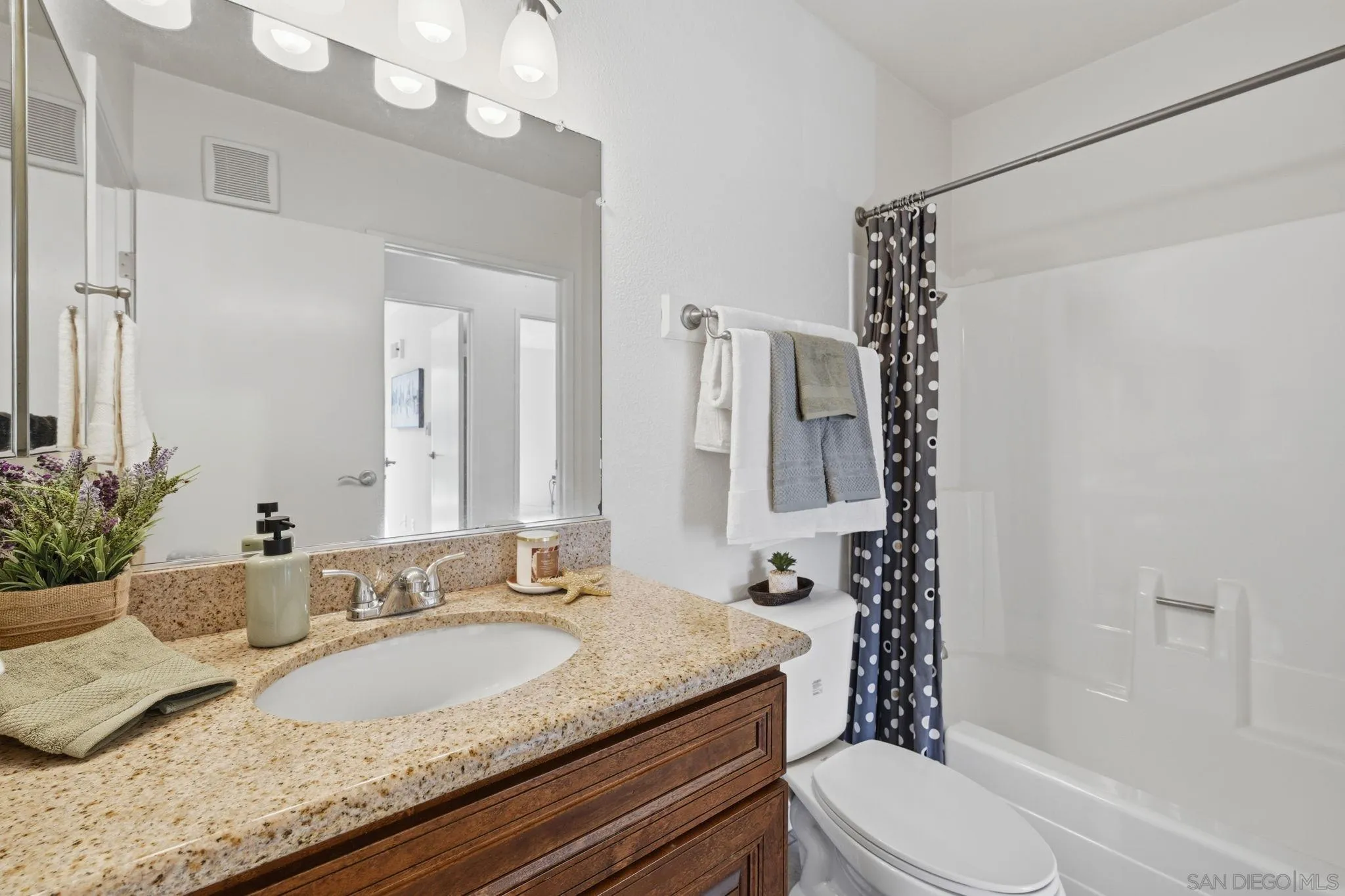 Photo #20: 260010141 Listing: Photo #20