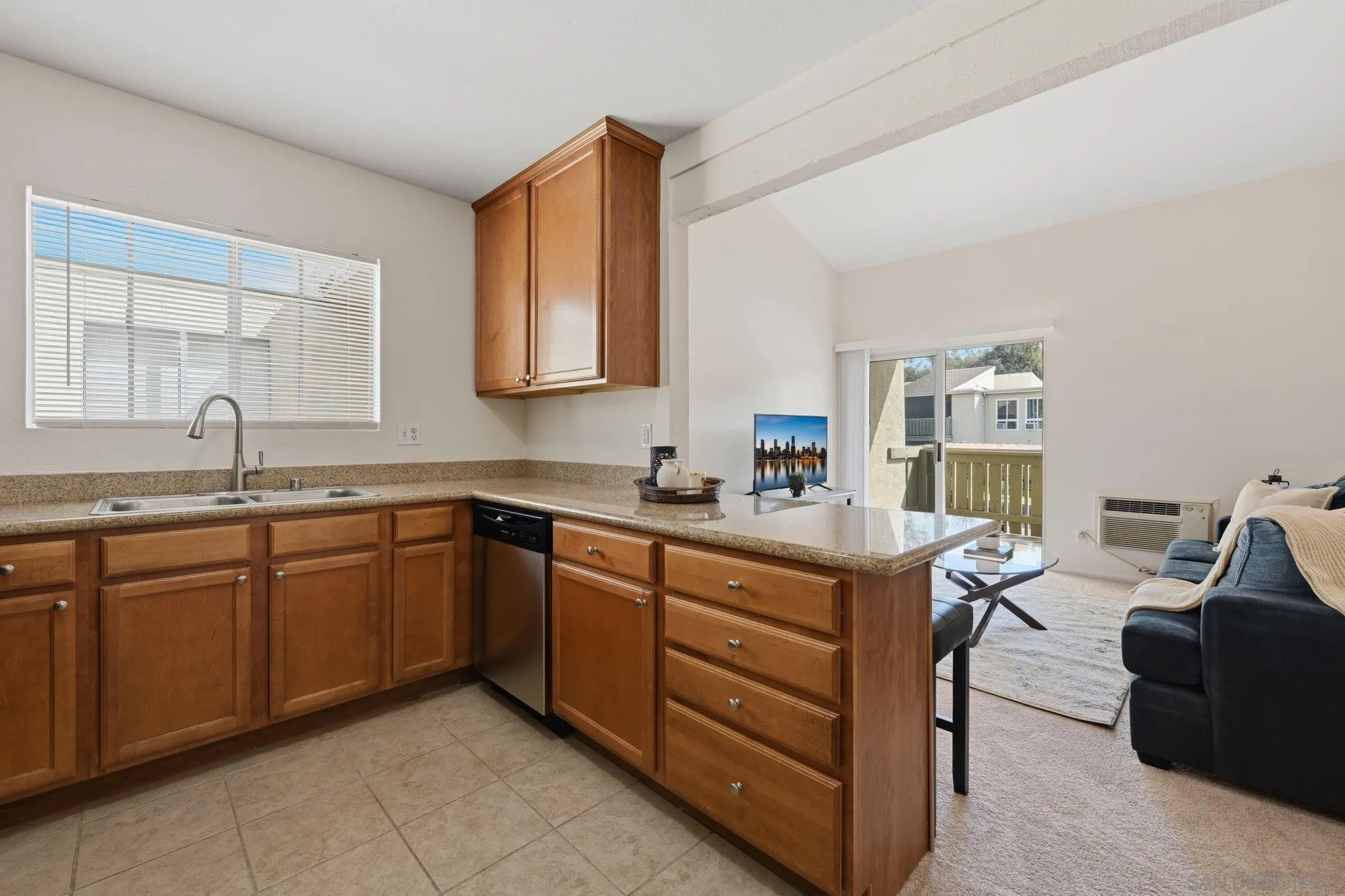 Photo #8: 260010141 Listing: Photo #8
