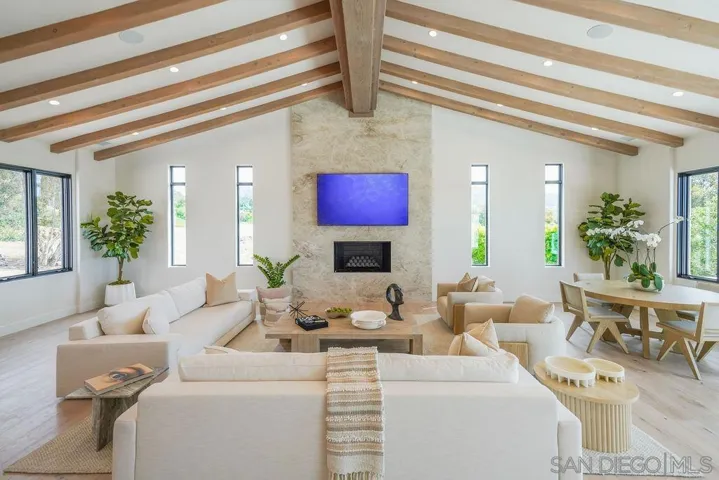 8308 CALLE DEL CIELO, LA JOLLA, CA 92037  Photo 8