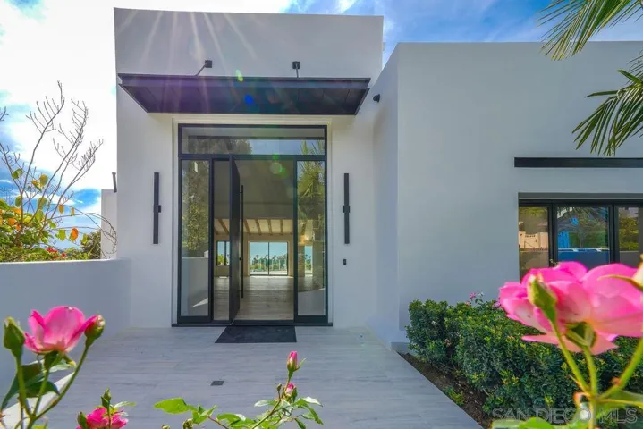 8308 CALLE DEL CIELO, LA JOLLA, CA 92037  Photo 5
