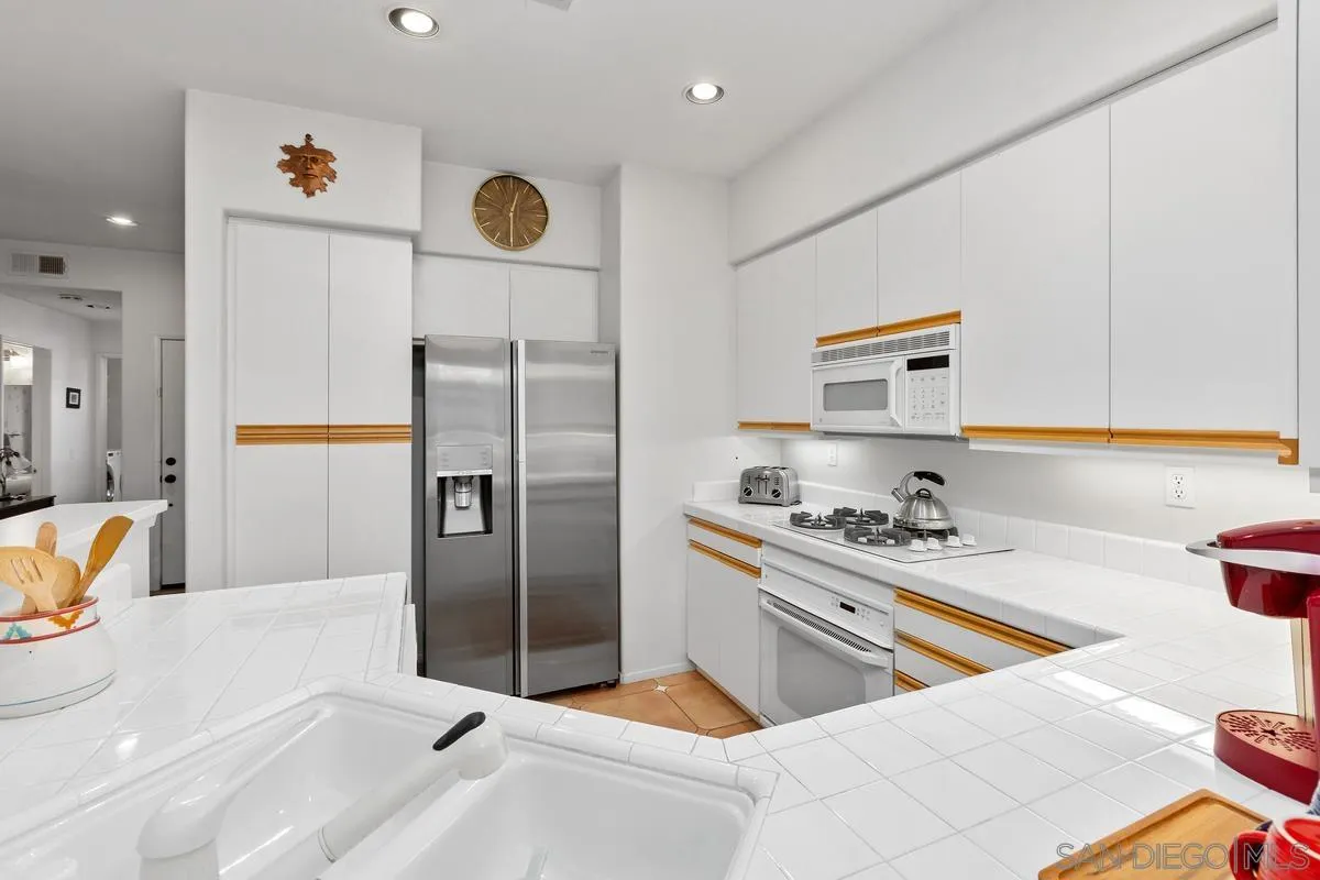 Photo #11: 260010144 Listing: Photo #11