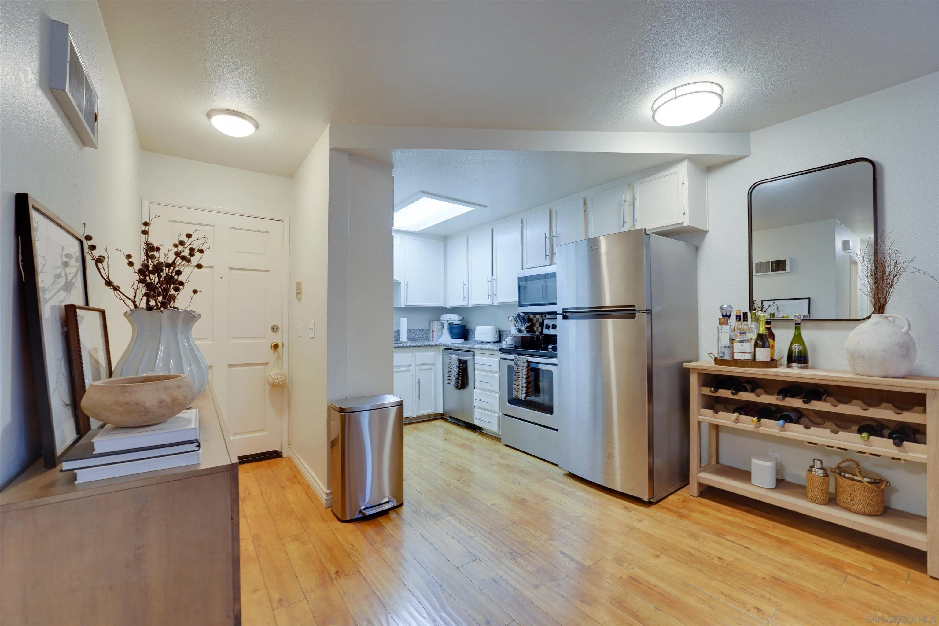 Photo #5: 260010146 Listing: Photo #5