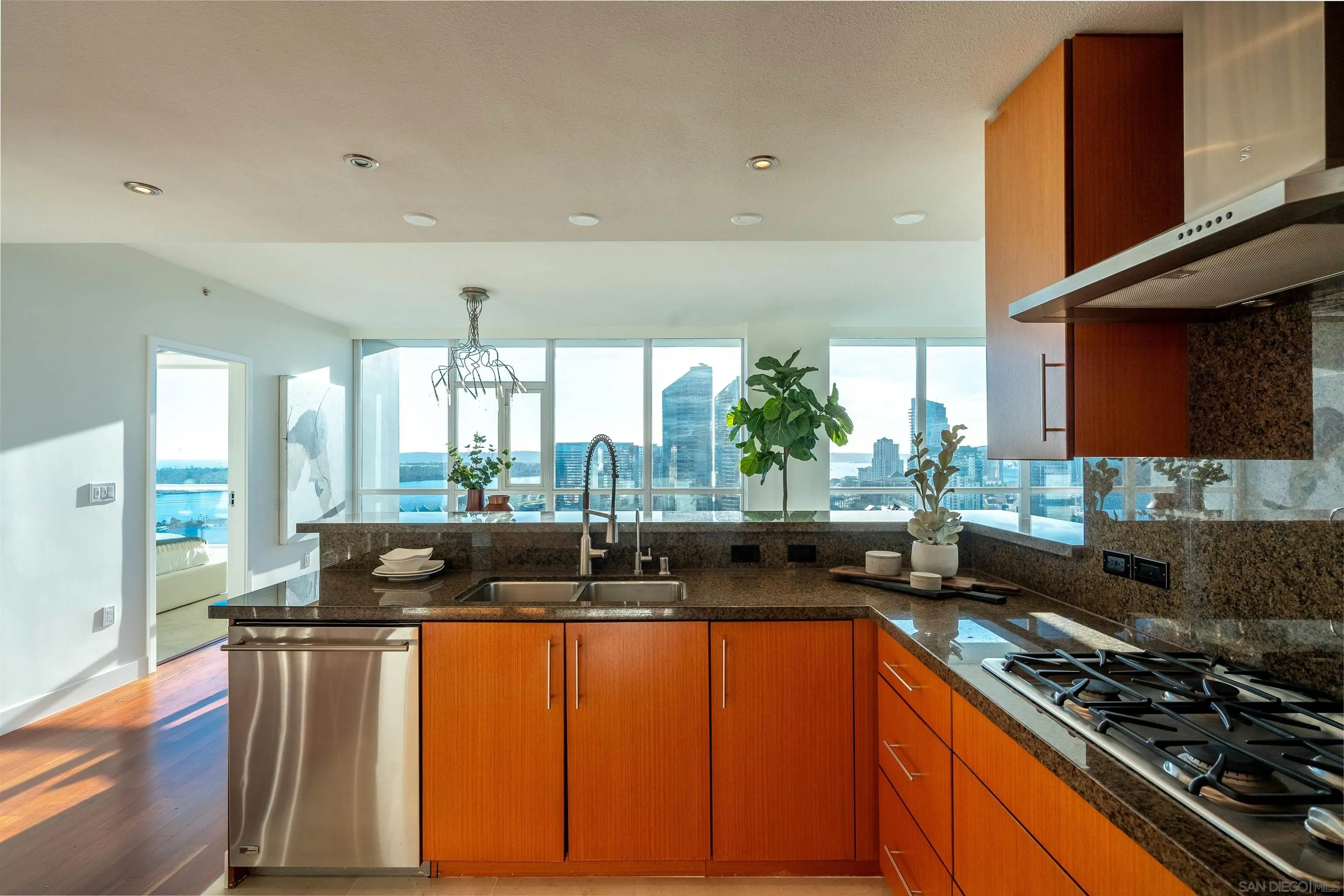 Photo #7: 260010150 Listing: Photo #7