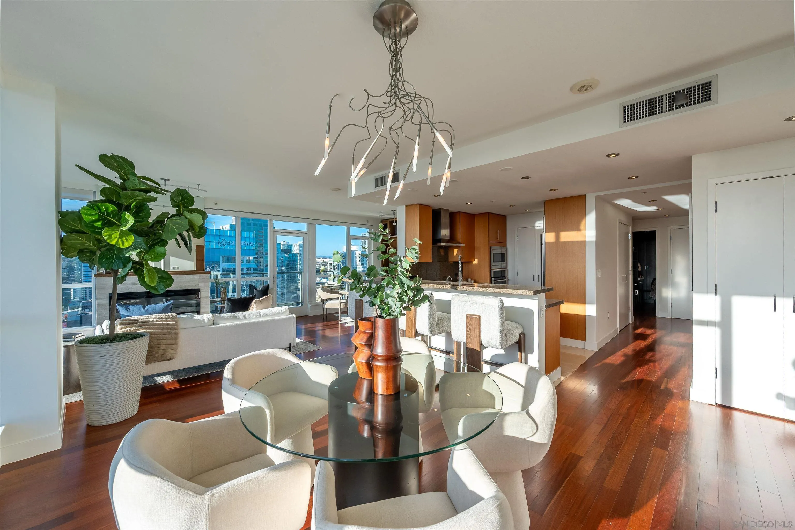 Photo #2: 260010150 Listing: Photo #2