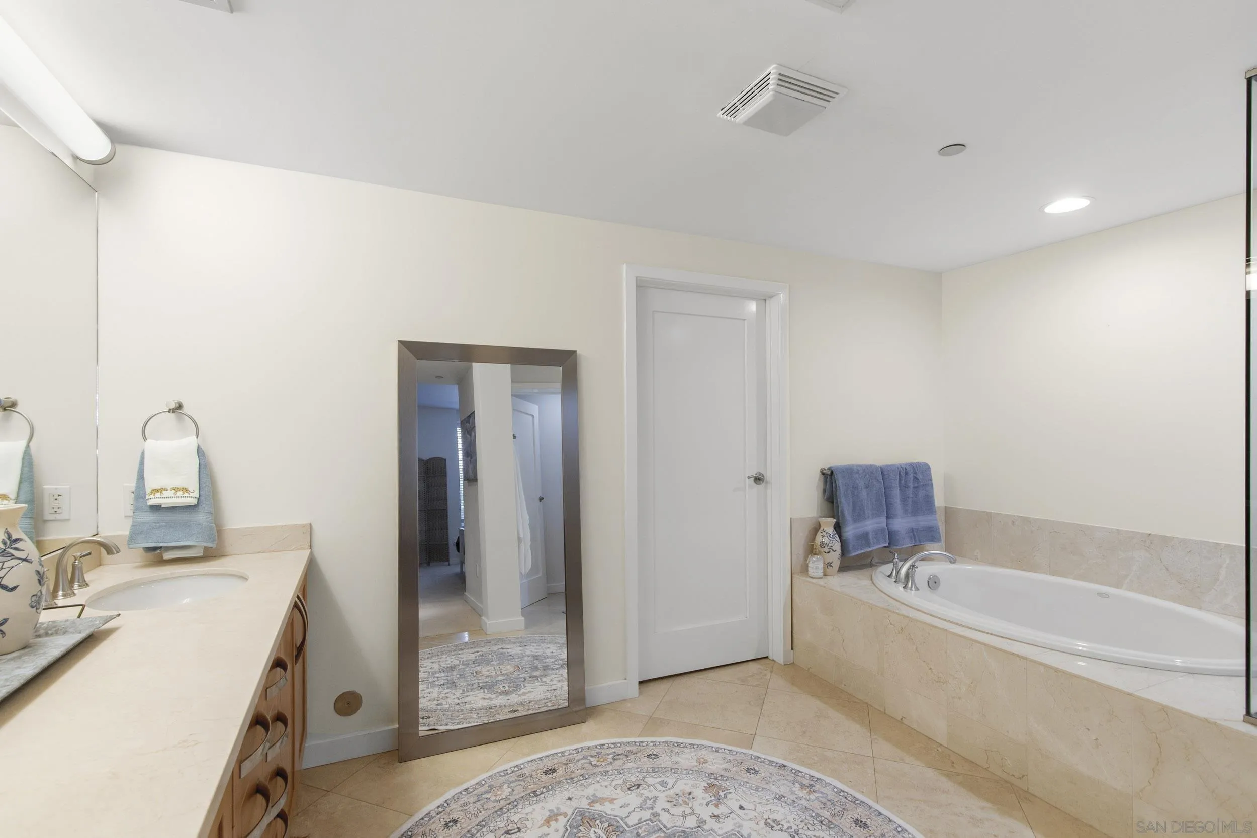 Photo #11: 260010154 Listing: Photo #11