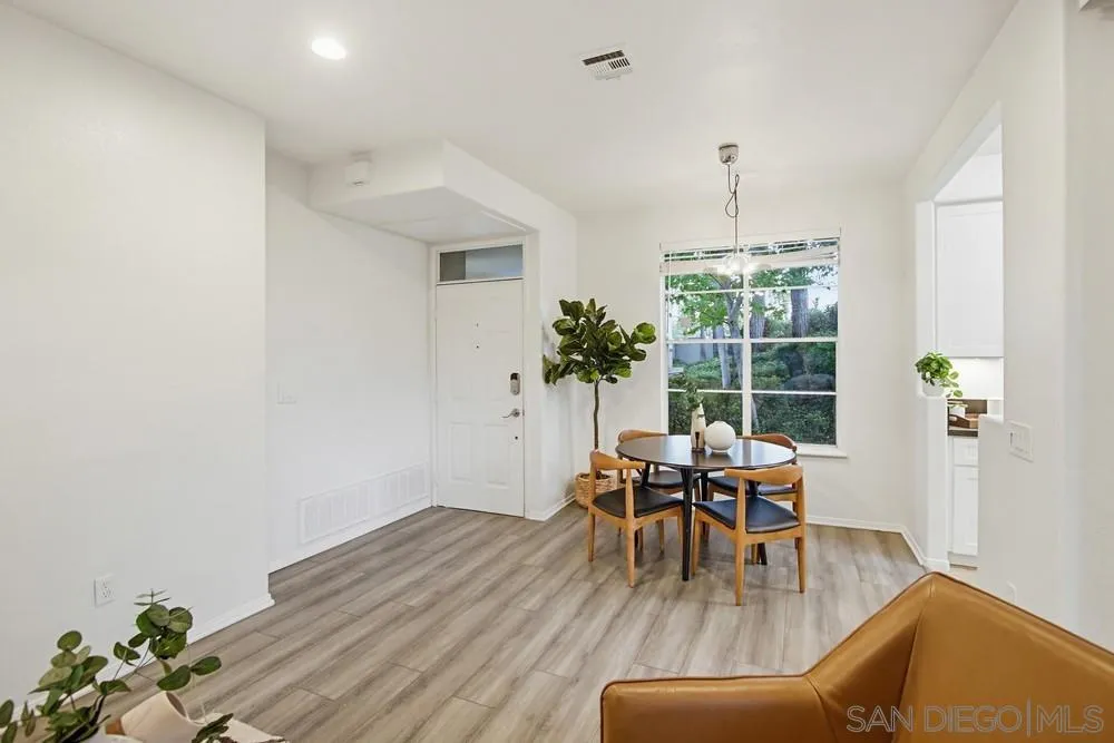 Photo #4: 260010156 Listing: Photo #4