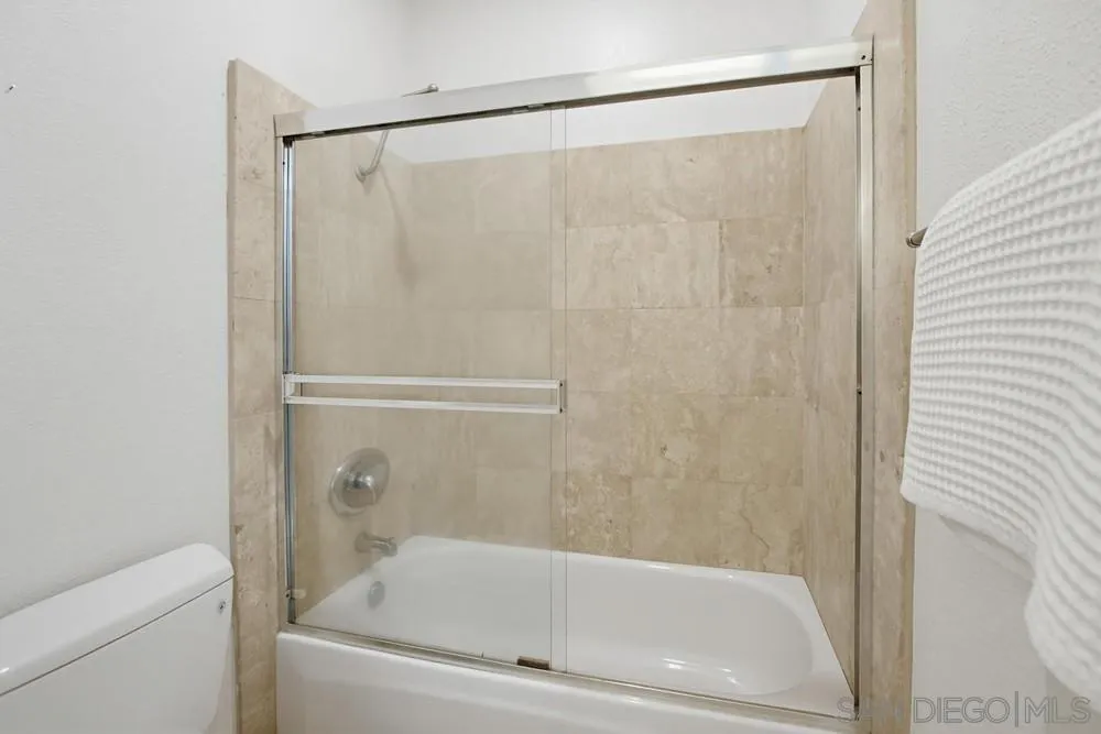 Photo #27: 260010156 Listing: Photo #27