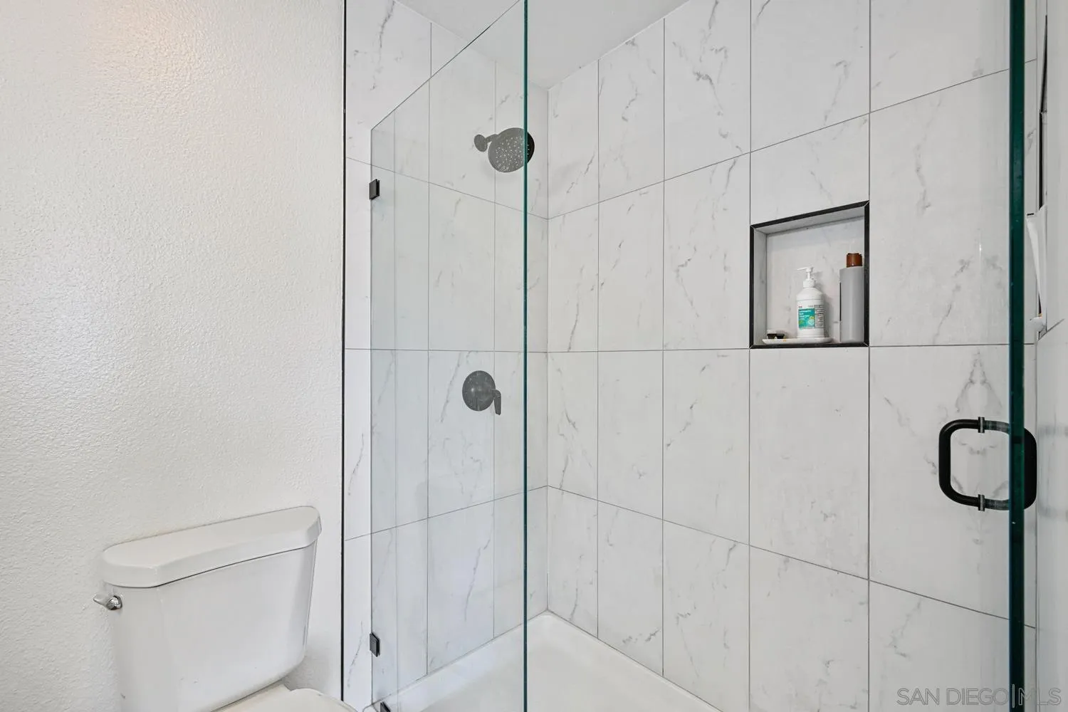 https://cdn.realtyfeed.com/cdn/127/260010160/461c925fb998ede08150f9f44bfbc064.webp