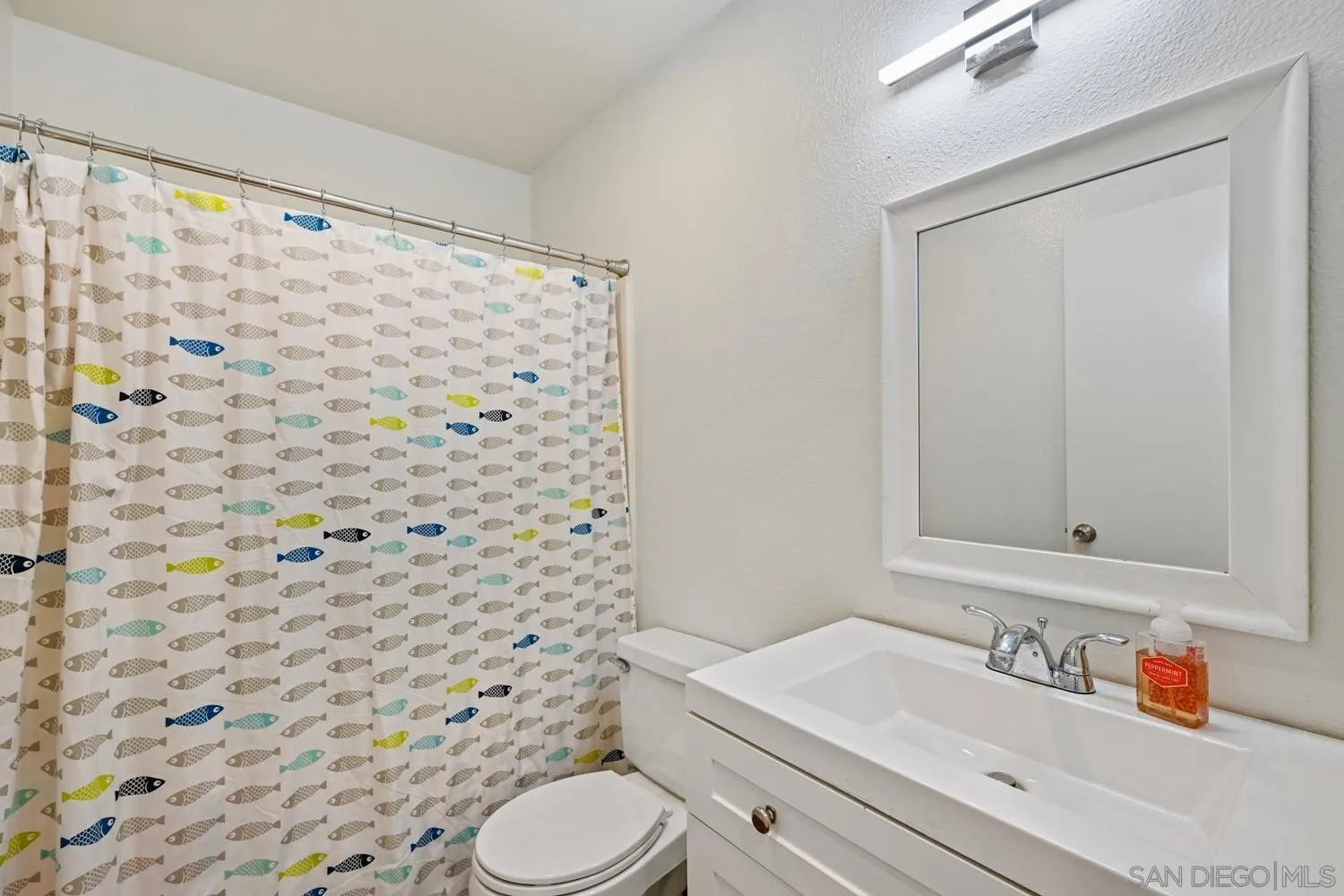 https://cdn.realtyfeed.com/cdn/127/260010160/4f1bb1be83261977be2ff49b18ac90c4.webp