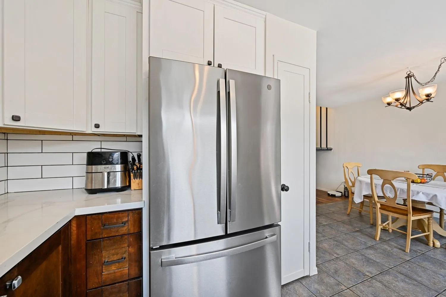https://cdn.realtyfeed.com/cdn/127/260010160/a00f7aee308447c2bf7f0e7c055443b6.webp