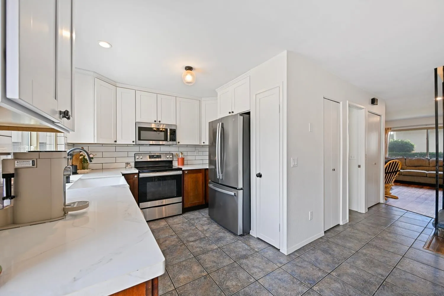 https://cdn.realtyfeed.com/cdn/127/260010160/a3cb61c1b81d3695b6fd90d4254b90ee.webp