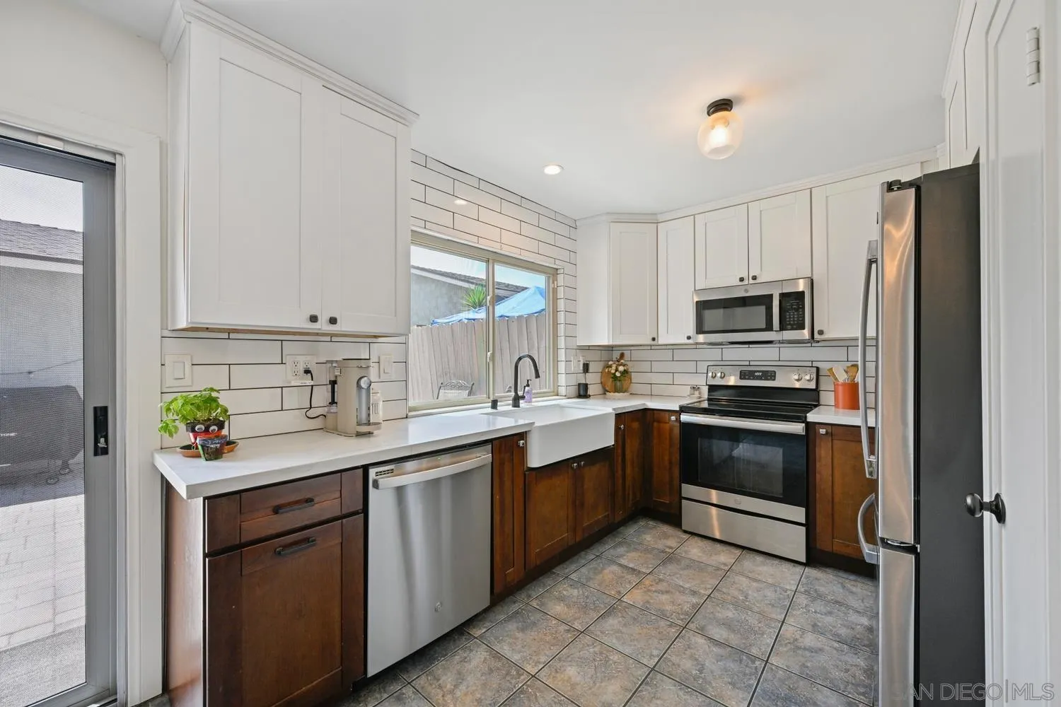 https://cdn.realtyfeed.com/cdn/127/260010160/d230996ea61c380aa4319900e5ddcbdb.webp