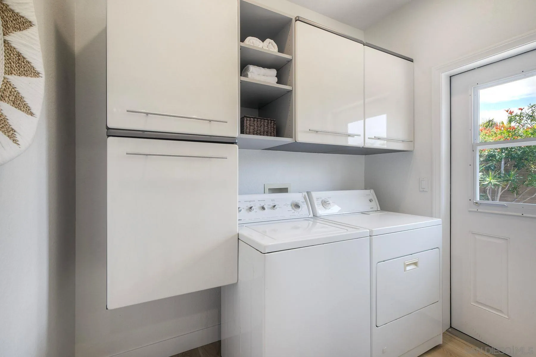 https://cdn.realtyfeed.com/cdn/127/260010164/355baba5b5114f47f620b7c514817314.webp