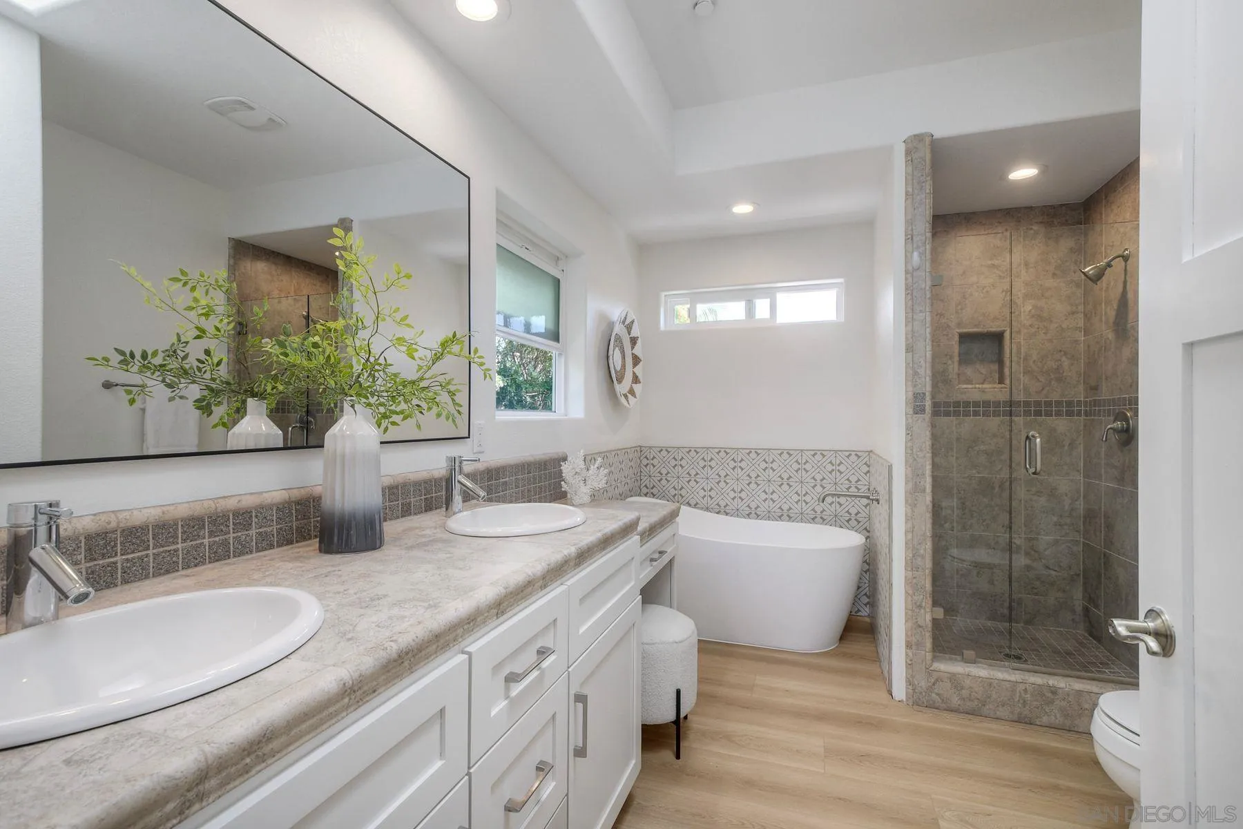https://cdn.realtyfeed.com/cdn/127/260010164/7fd065aa946198b322a7faf9e51e25d7.webp