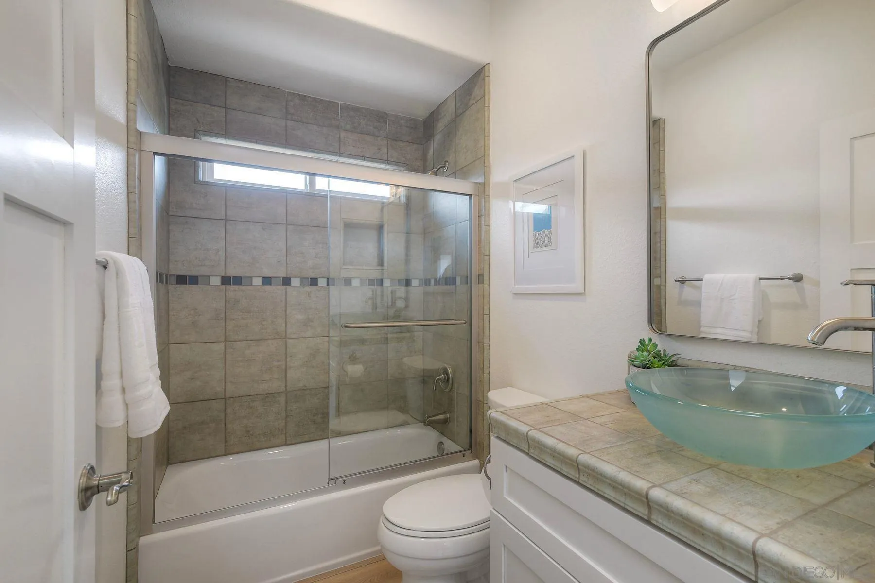 https://cdn.realtyfeed.com/cdn/127/260010164/a5922b3955bb8412f91106d19117bd25.webp