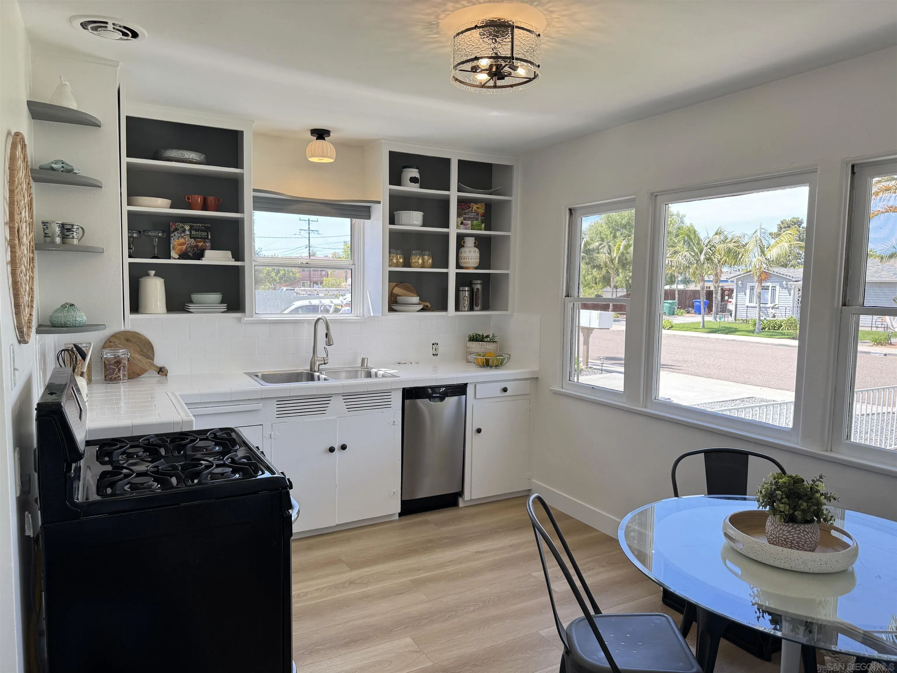 https://cdn.realtyfeed.com/cdn/127/260010164/c4ee822b8791d902563897753f0fffe0.webp