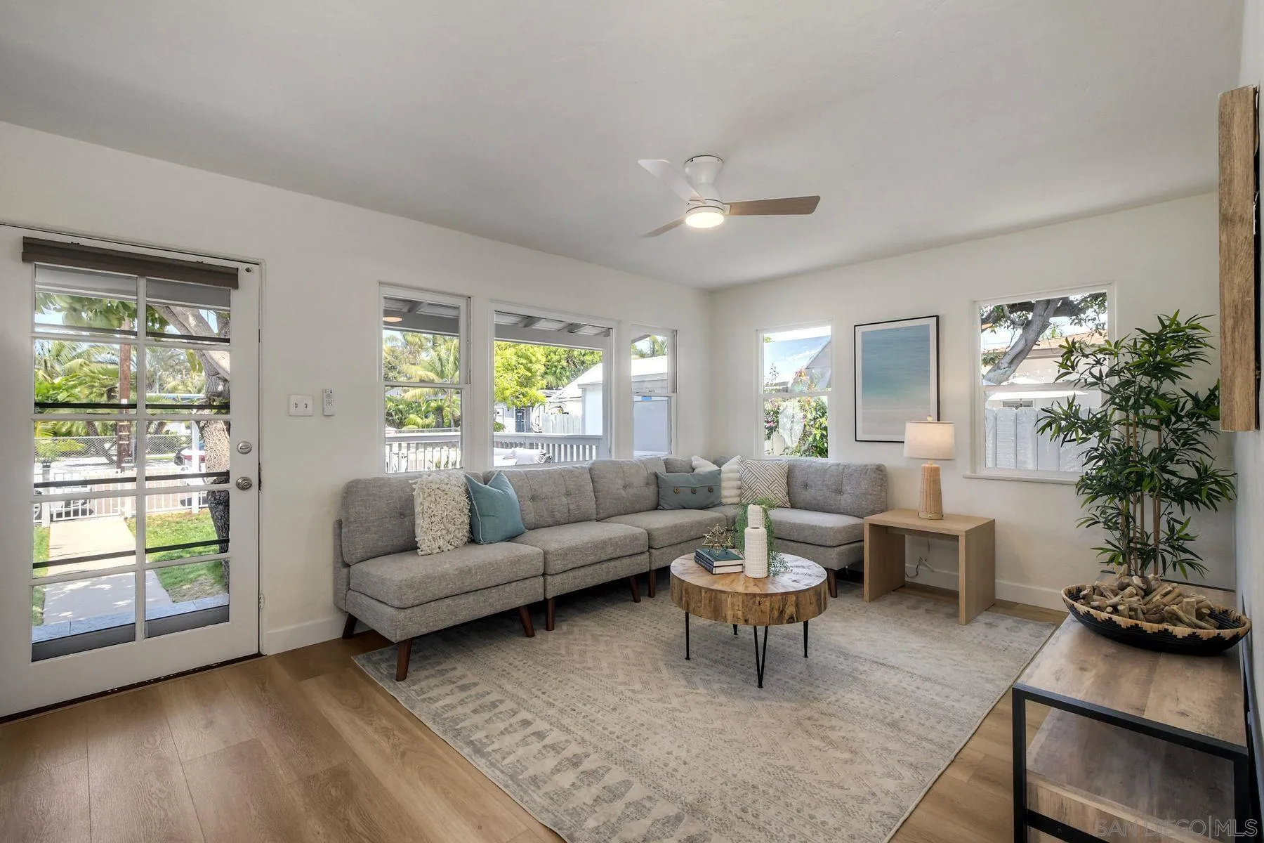 https://cdn.realtyfeed.com/cdn/127/260010164/cf4e0508124ceae525ab73f7aff40562.webp