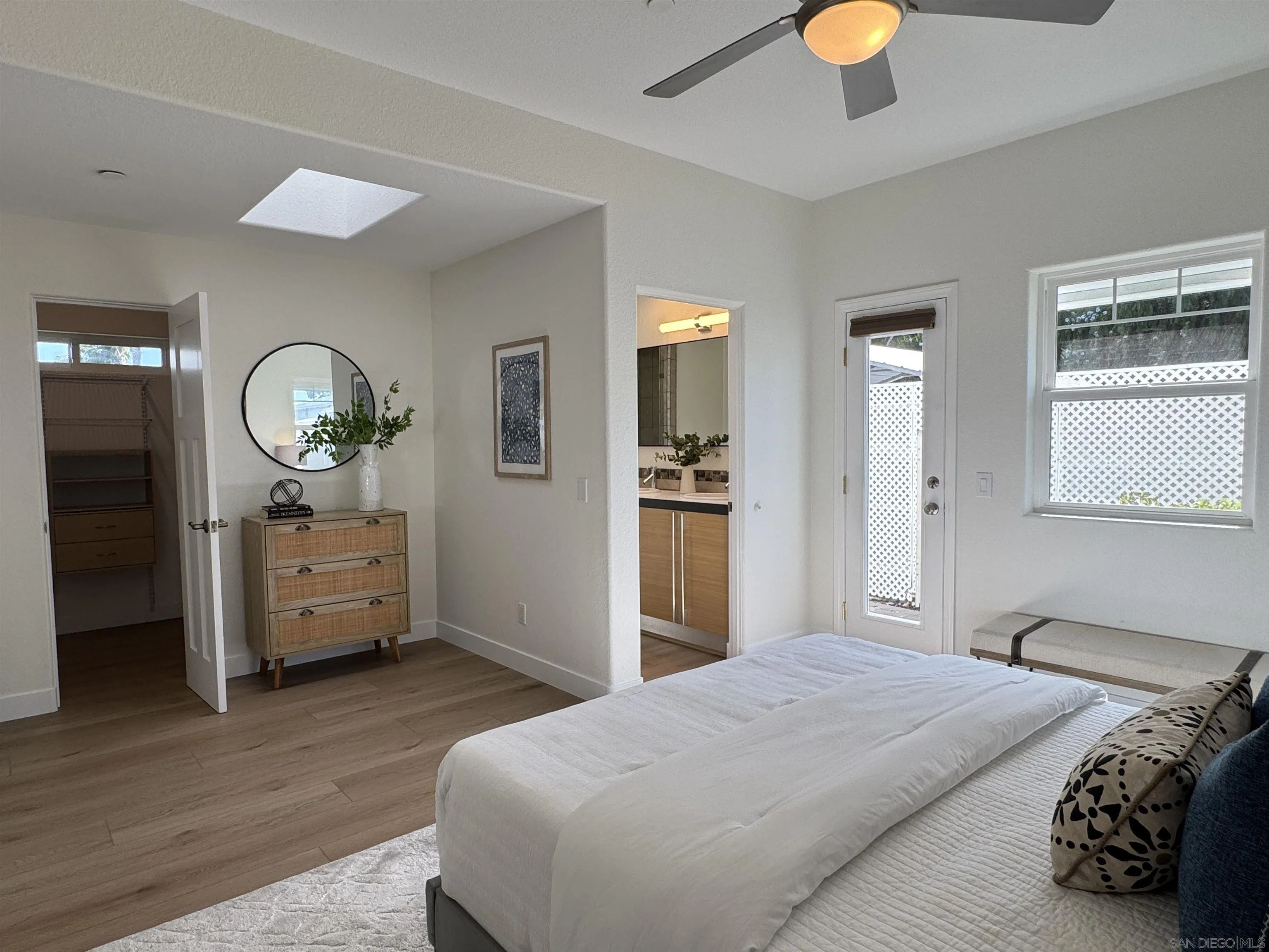 https://cdn.realtyfeed.com/cdn/127/260010165/5e47500d66578dcd218c9fbade402413.webp