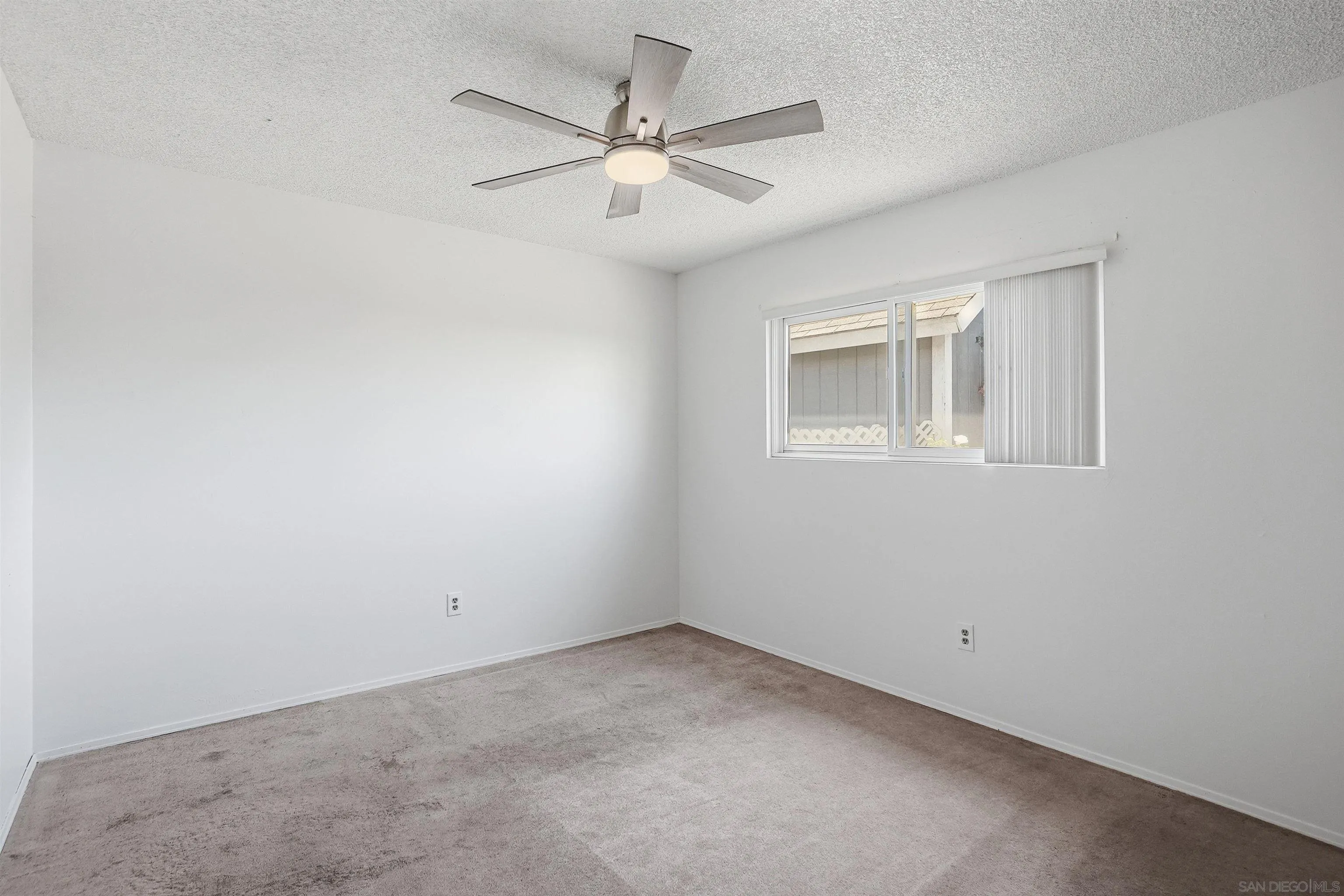https://cdn.realtyfeed.com/cdn/127/260010166/0b6ed387124045f082e46742fc1cc13f.webp
