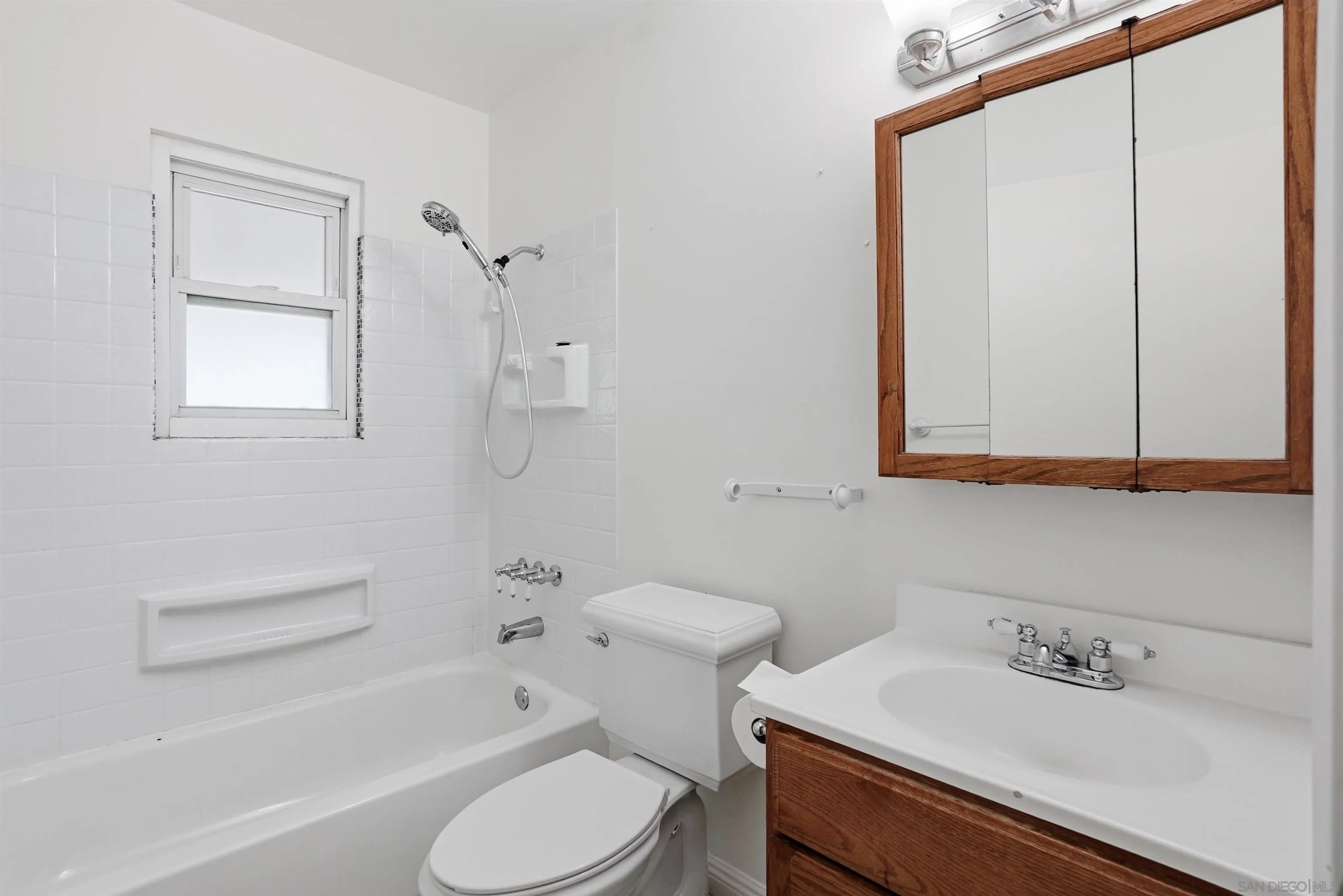 https://cdn.realtyfeed.com/cdn/127/260010166/bca5380bc094a725536028f22e5b655c.webp