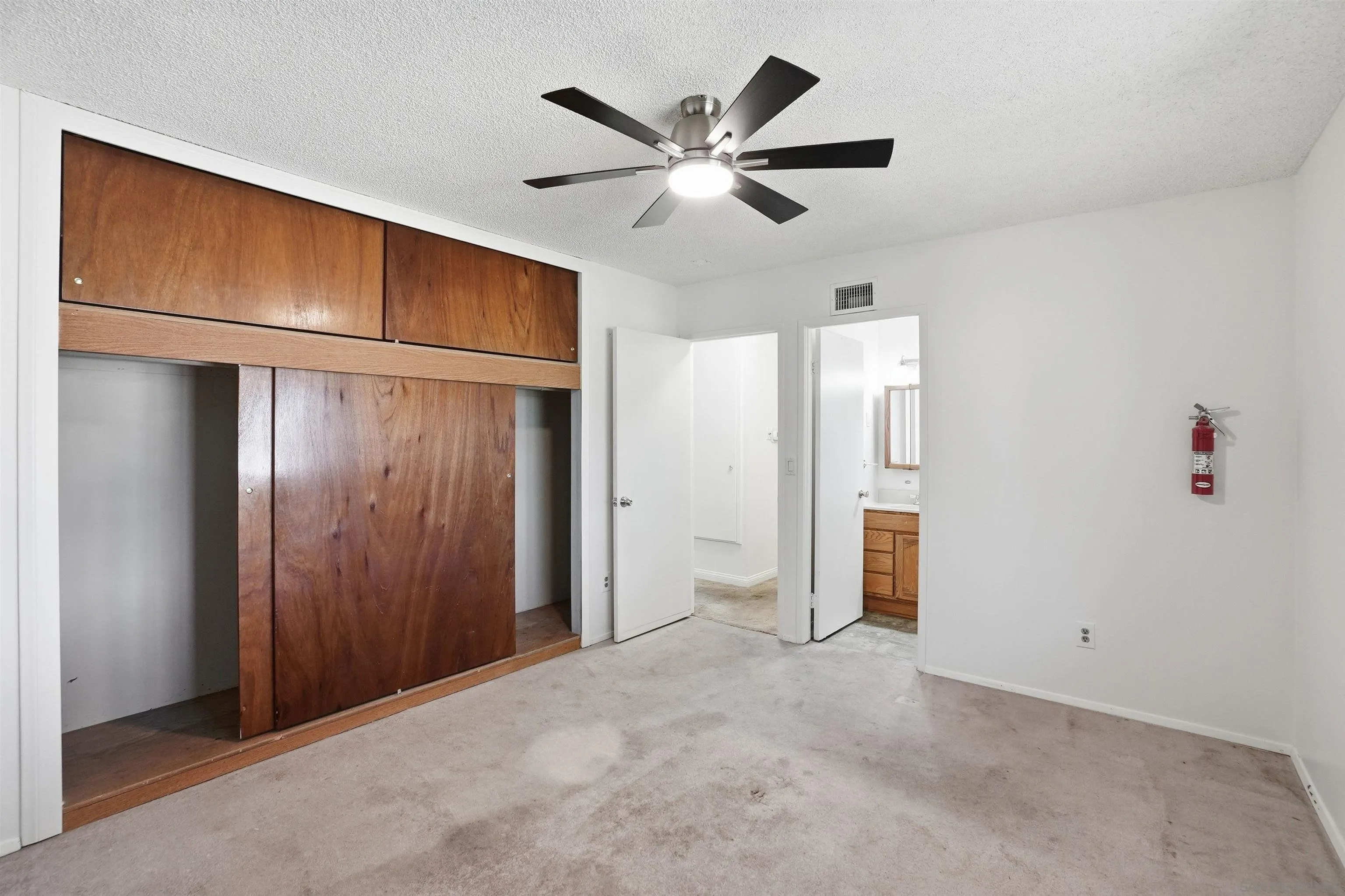 https://cdn.realtyfeed.com/cdn/127/260010166/c7eea77f30c8d68e52402de21aac931a.webp