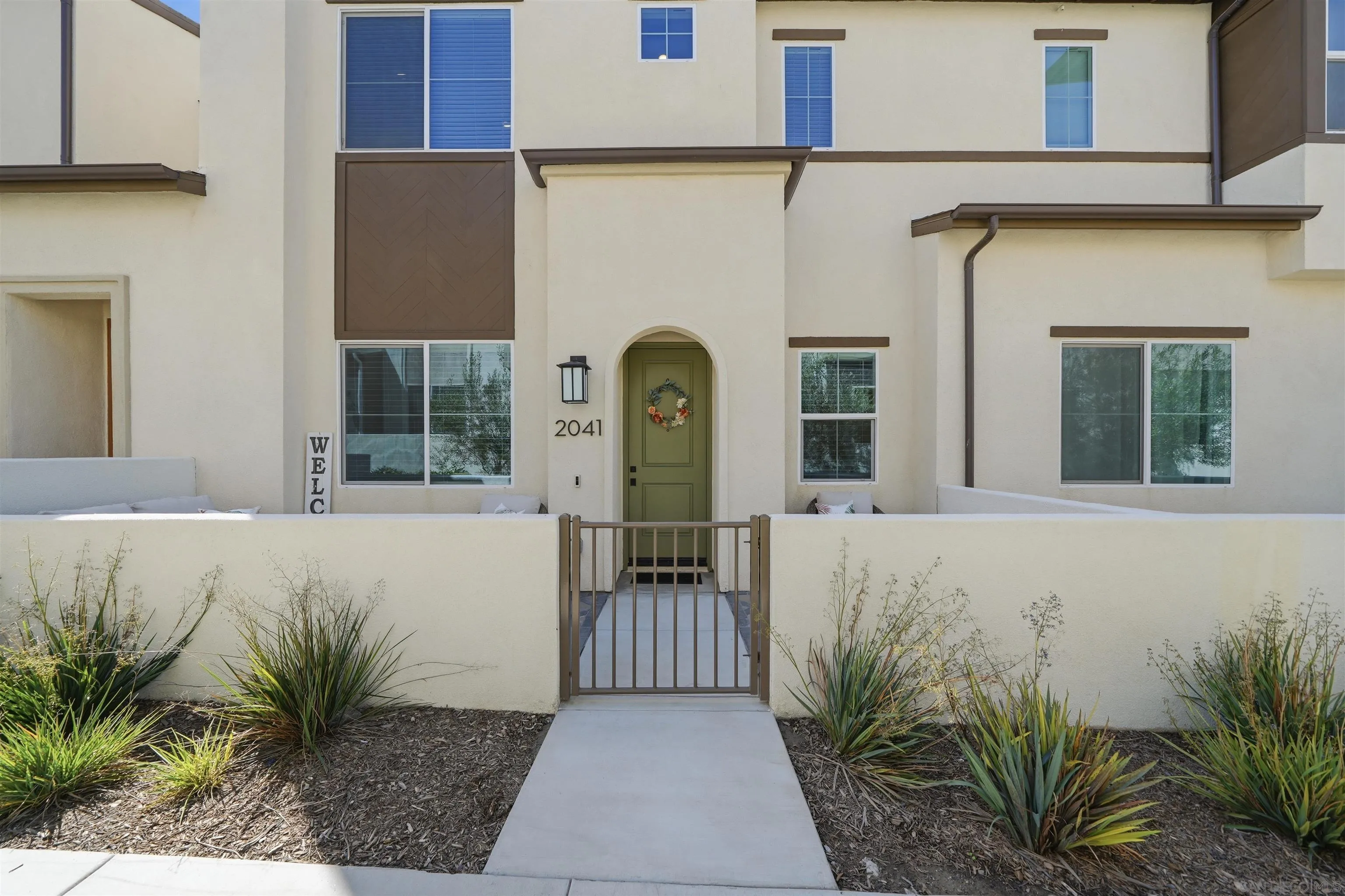 Photo #2: 260010169 Listing: Photo #2
