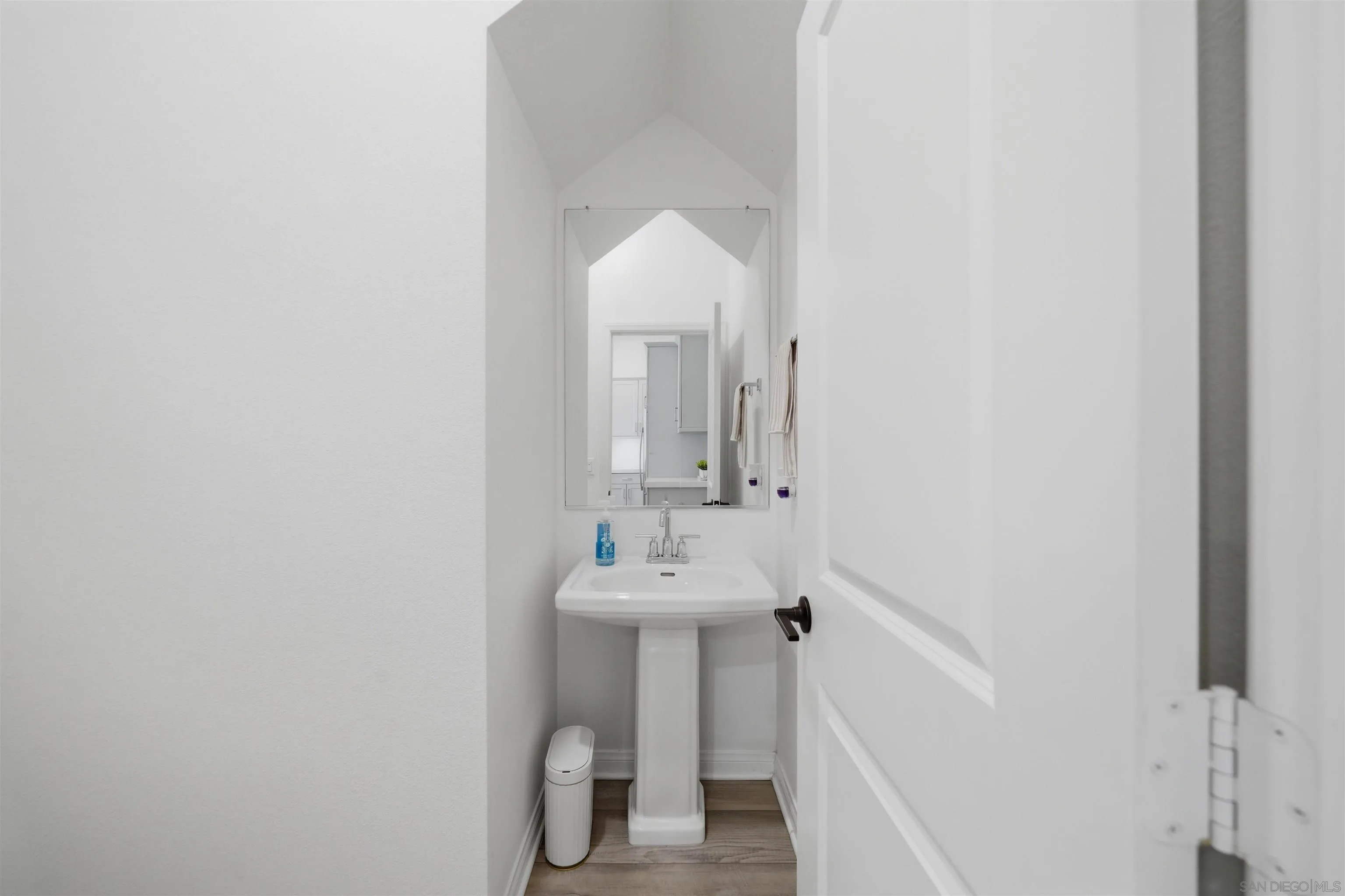 Photo #13: 260010169 Listing: Photo #13