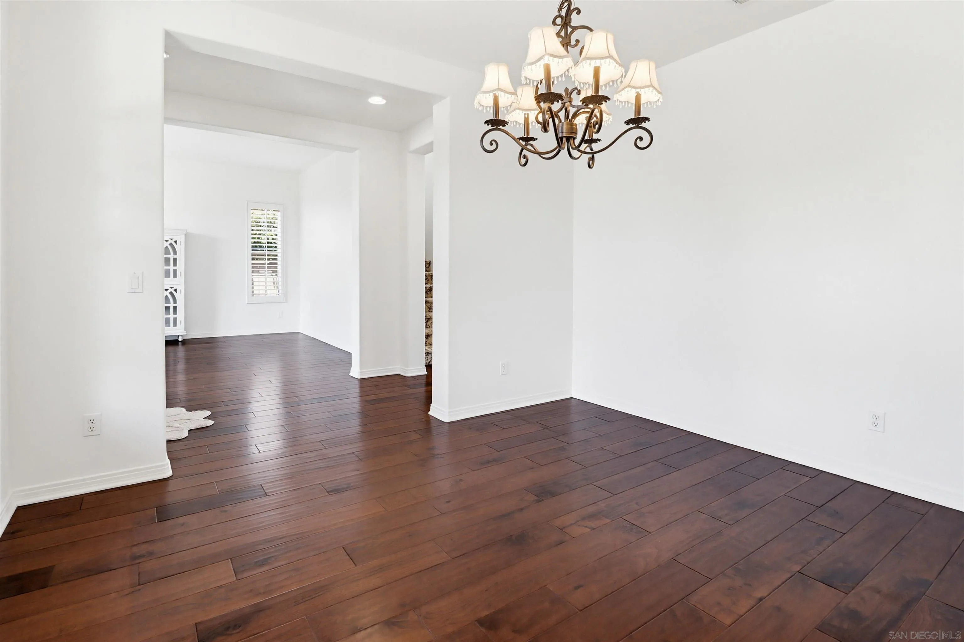 https://cdn.realtyfeed.com/cdn/127/260010170/13105242d621c06a6635dfba07ad0206.webp