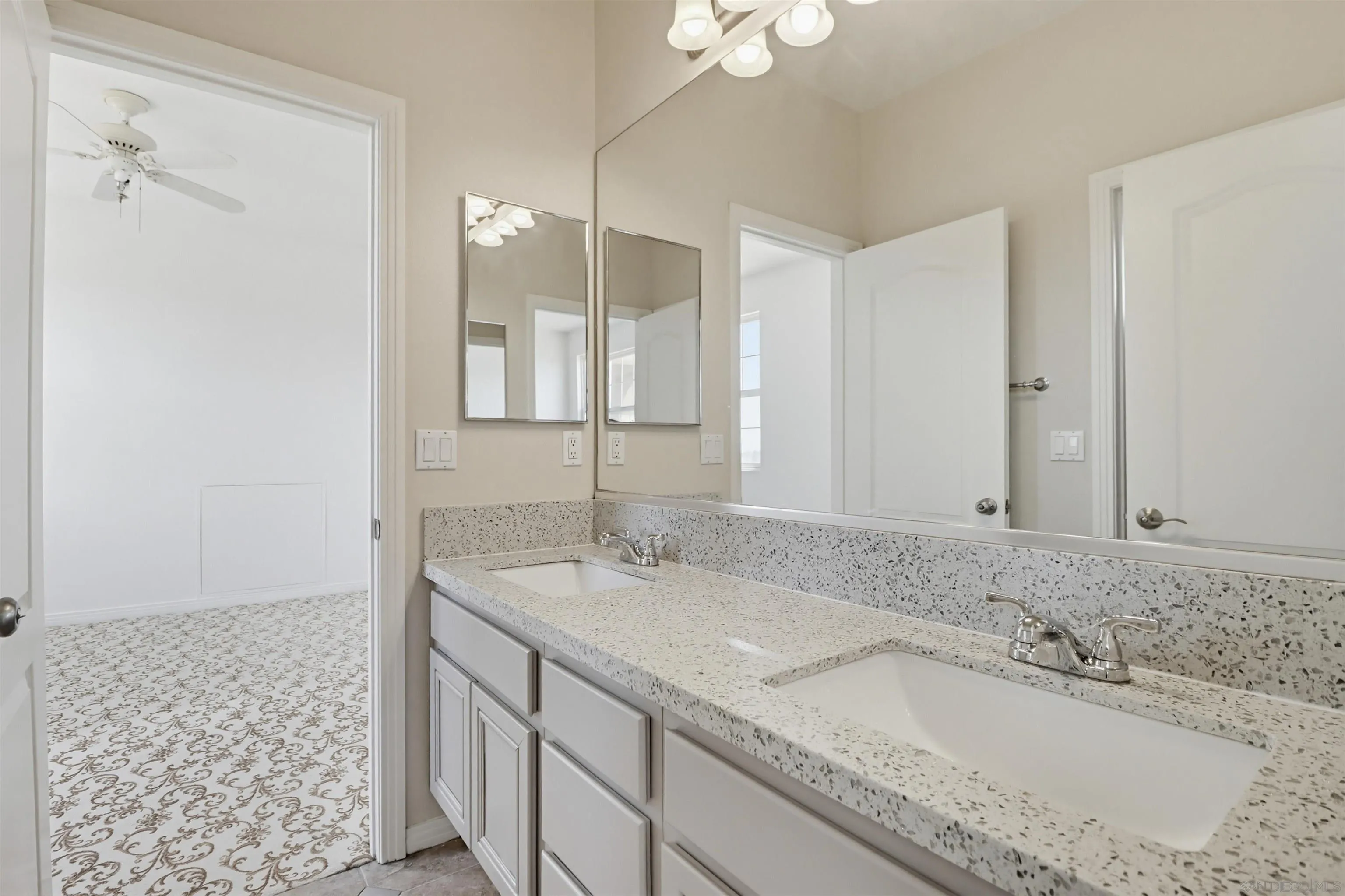 https://cdn.realtyfeed.com/cdn/127/260010170/1c52bed4538d450aa3d6e3f4fc83c068.webp