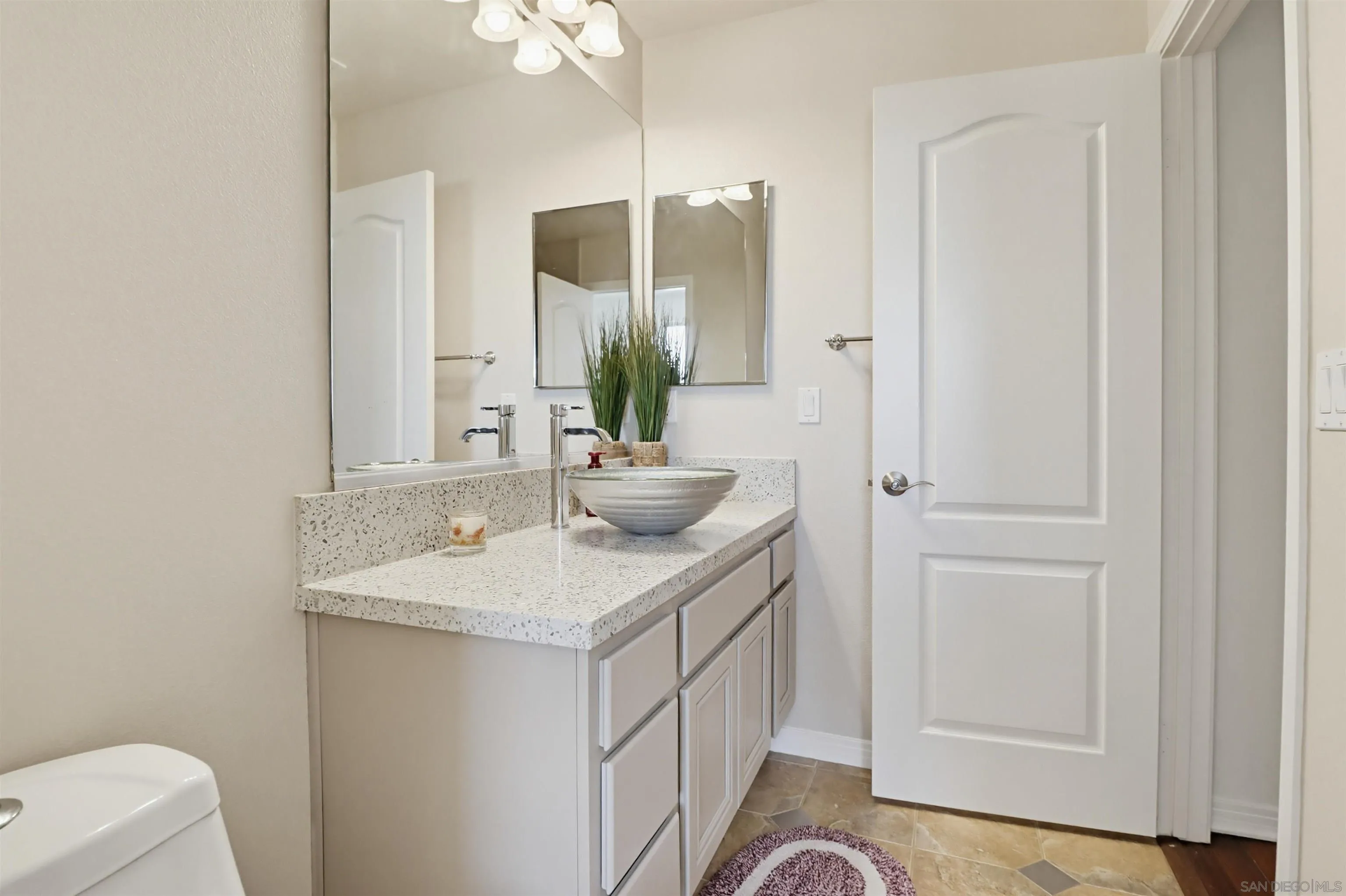 https://cdn.realtyfeed.com/cdn/127/260010170/32864e0ab3073e532bb51ffb12f0e4c0.webp