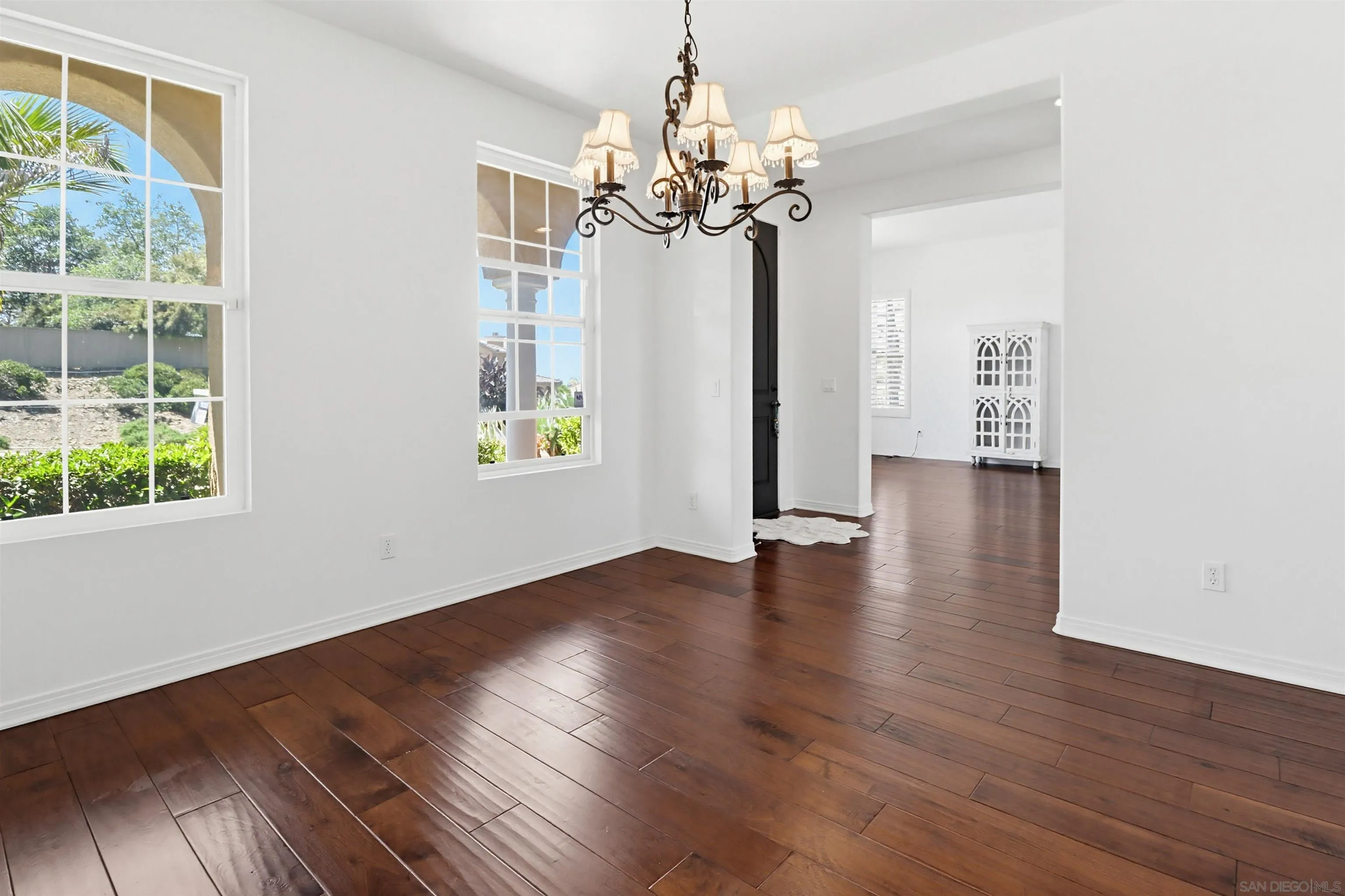 https://cdn.realtyfeed.com/cdn/127/260010170/45a3c84b817383b2227417b5dca7a256.webp