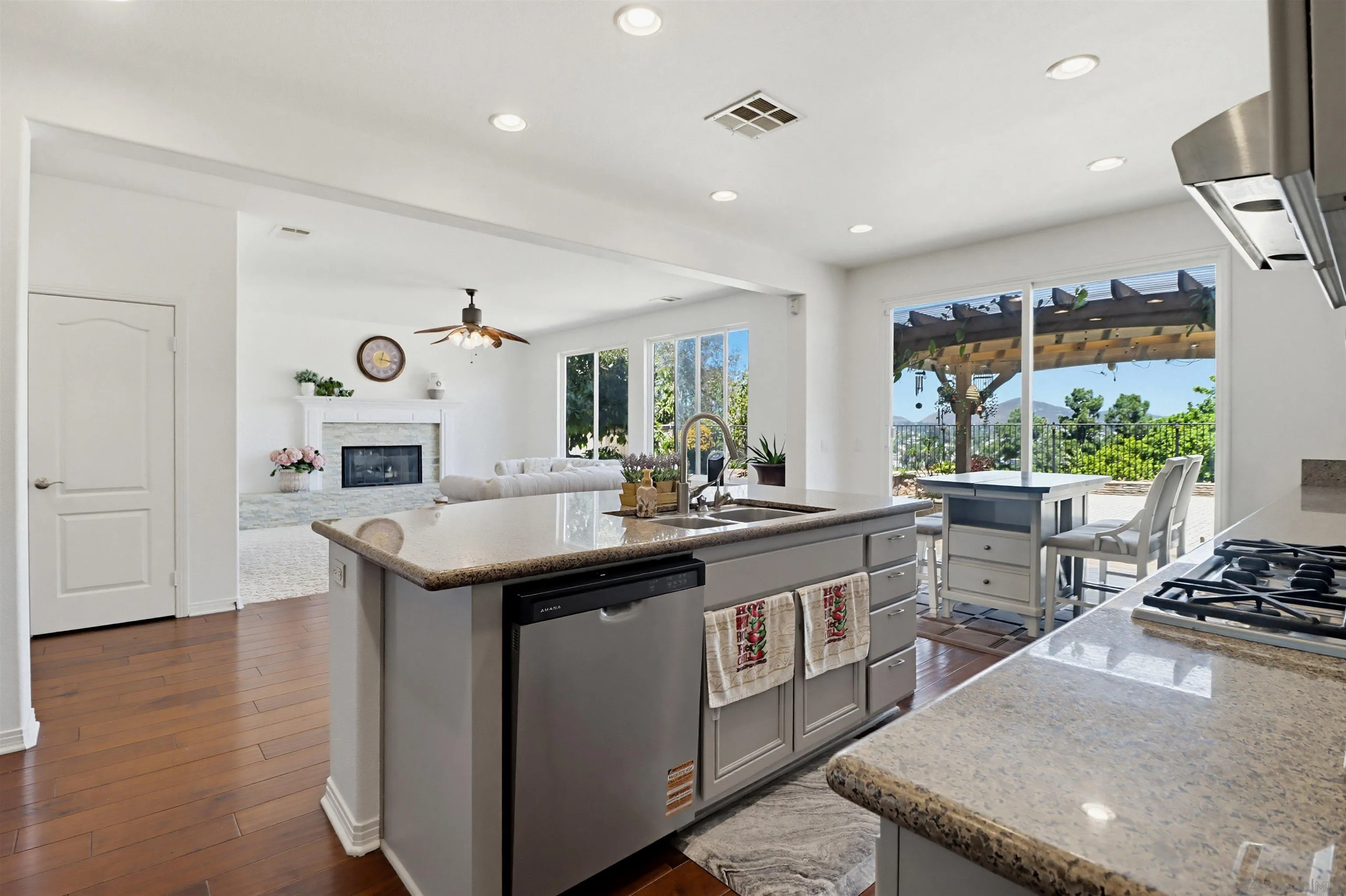 https://cdn.realtyfeed.com/cdn/127/260010170/5ff67729d263d716a7525f0514f27499.webp