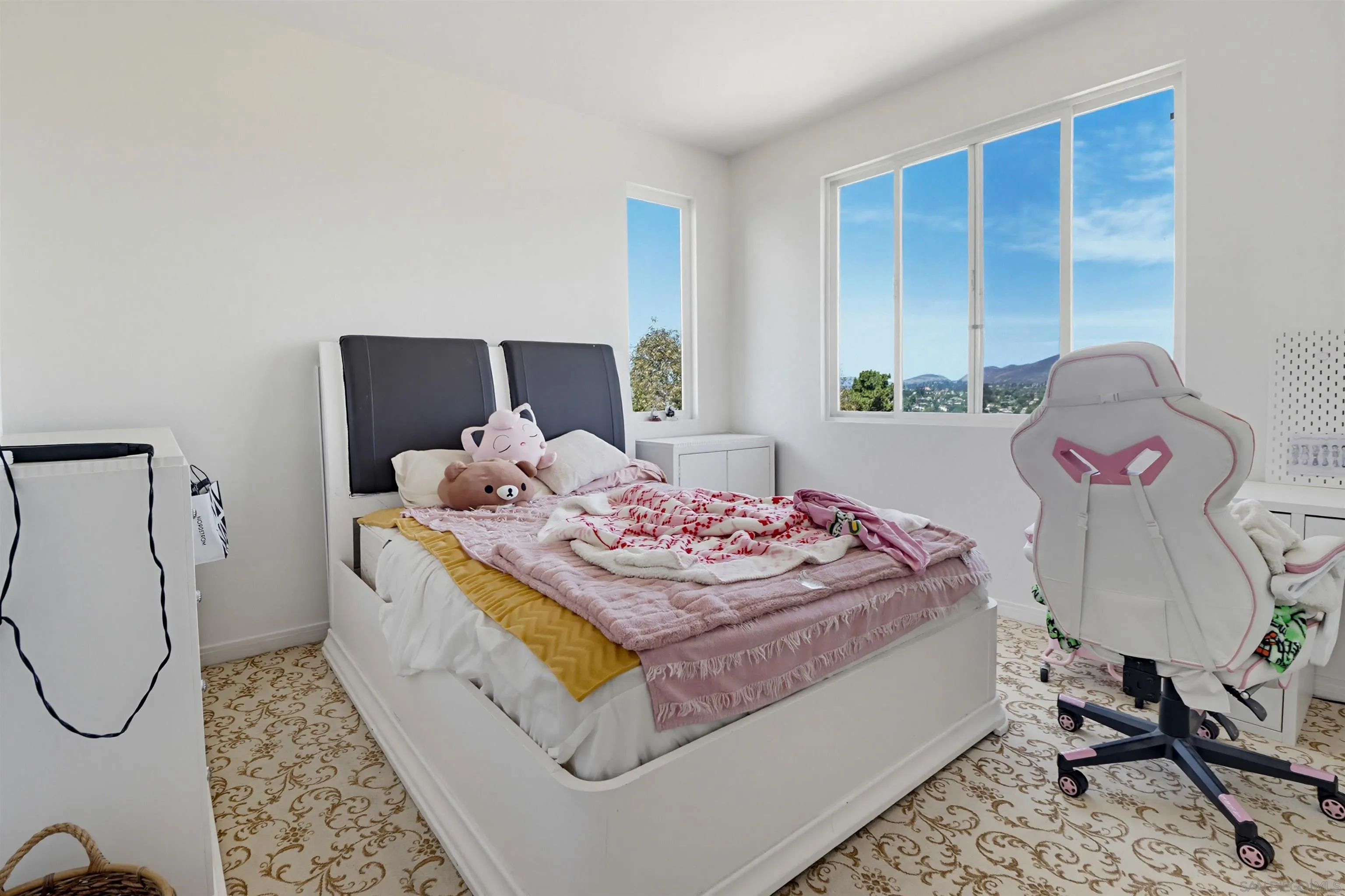 https://cdn.realtyfeed.com/cdn/127/260010170/89b83803480222a60427019ff5d92258.webp