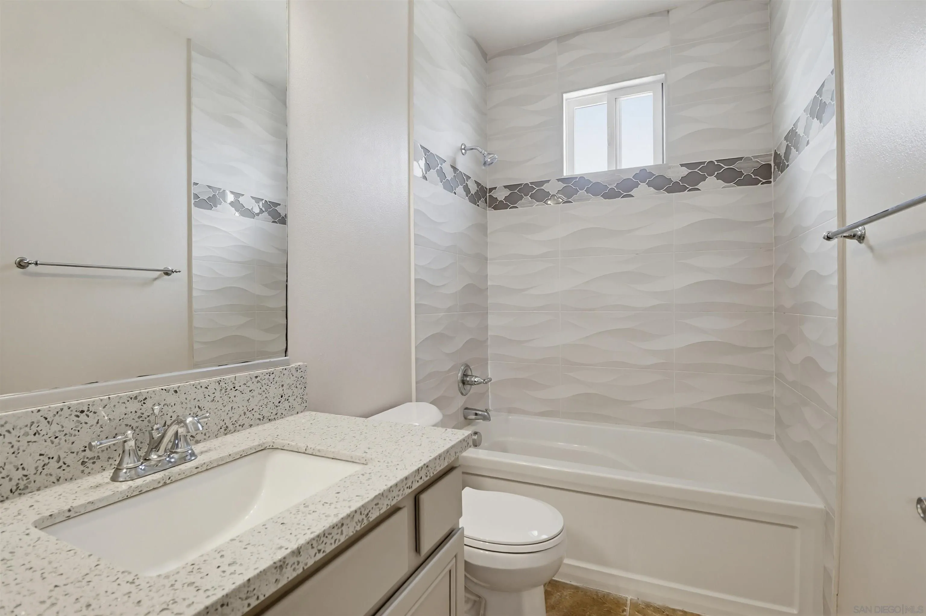 https://cdn.realtyfeed.com/cdn/127/260010170/ea08a842aa963123e1ee925dac97a96e.webp