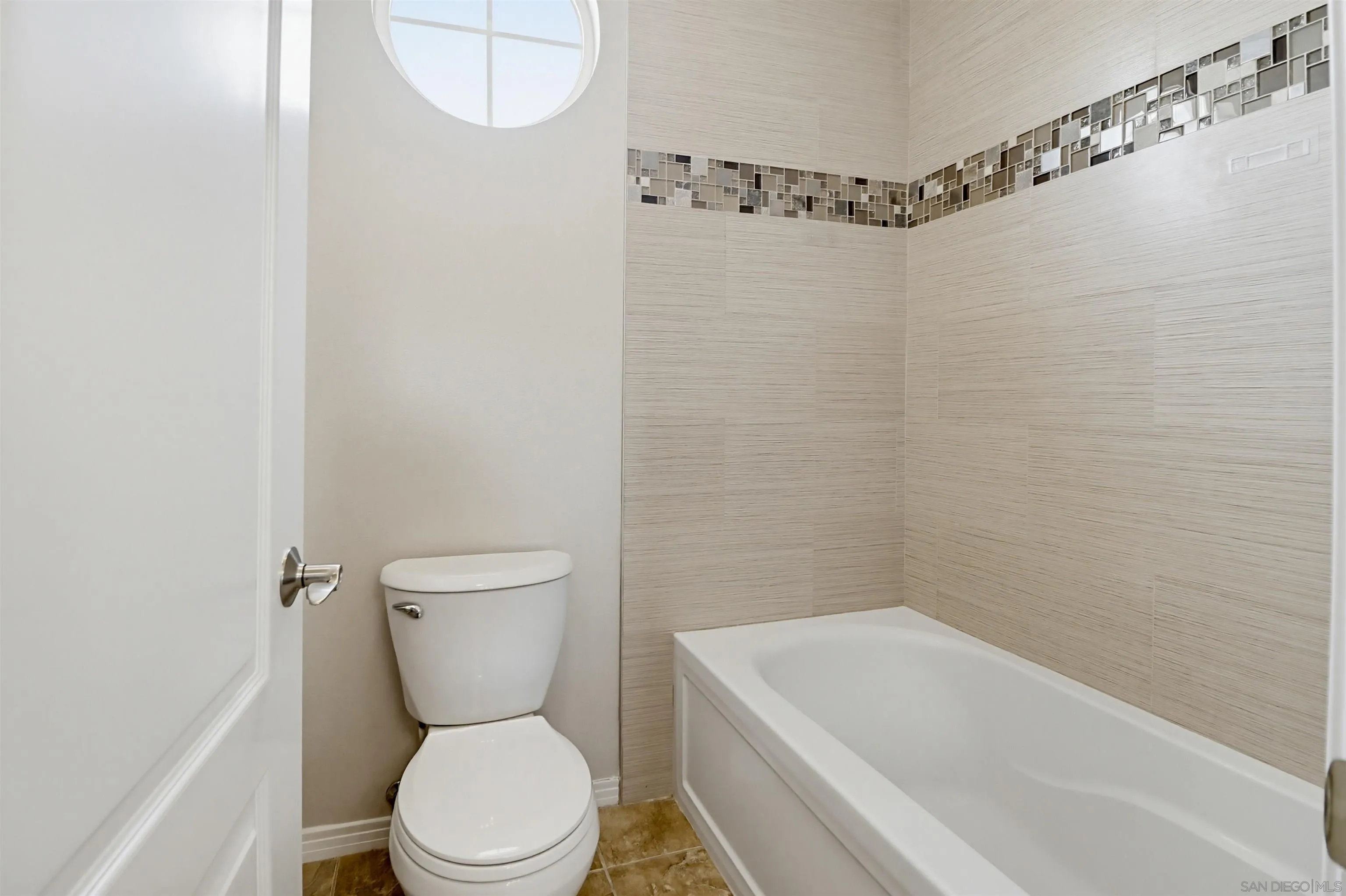 https://cdn.realtyfeed.com/cdn/127/260010170/ecb72765882aa724abfe2684866b7c88.webp