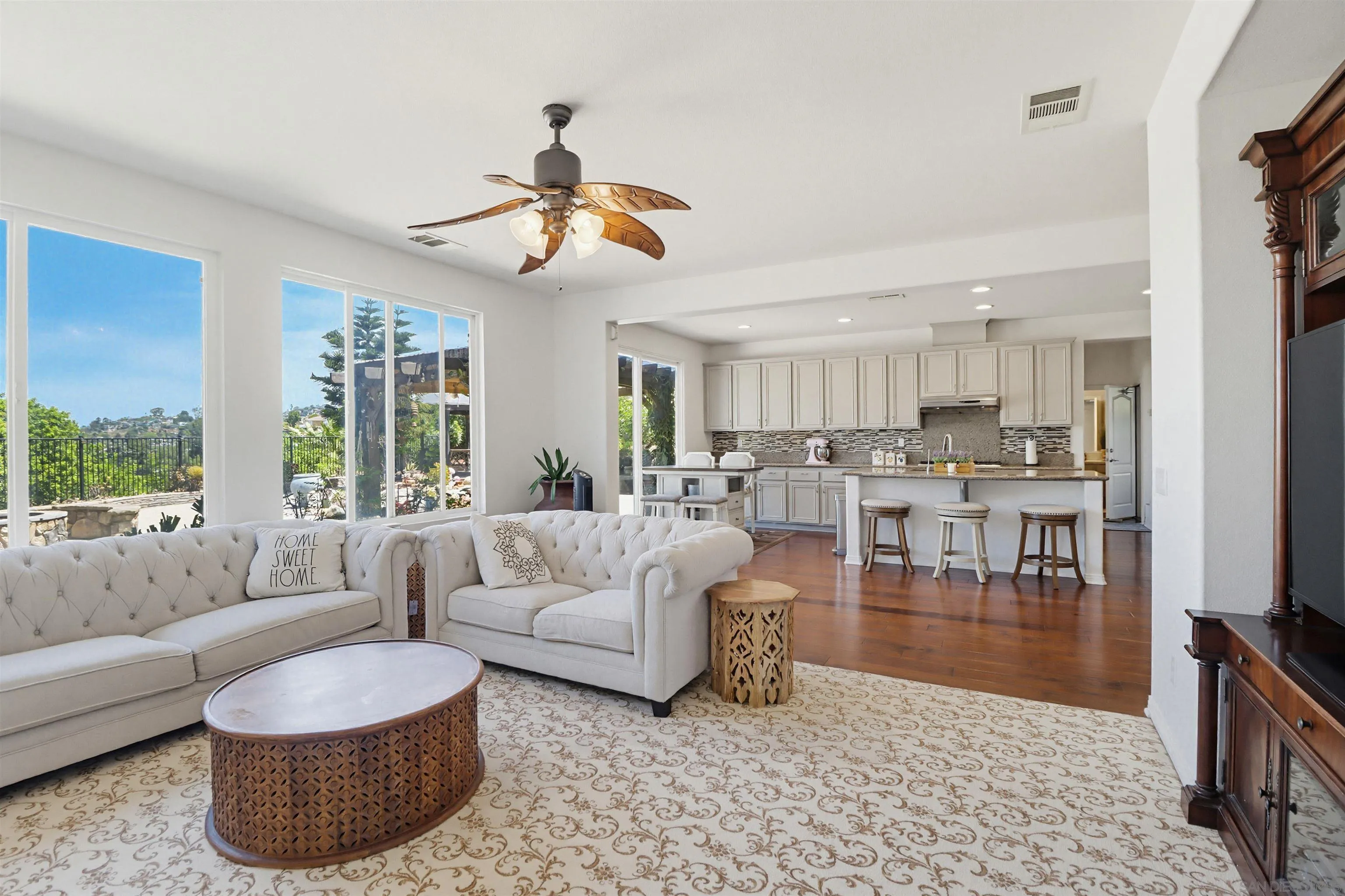 https://cdn.realtyfeed.com/cdn/127/260010170/f71d6ade4e2b1763b2056e0f03cba7c7.webp