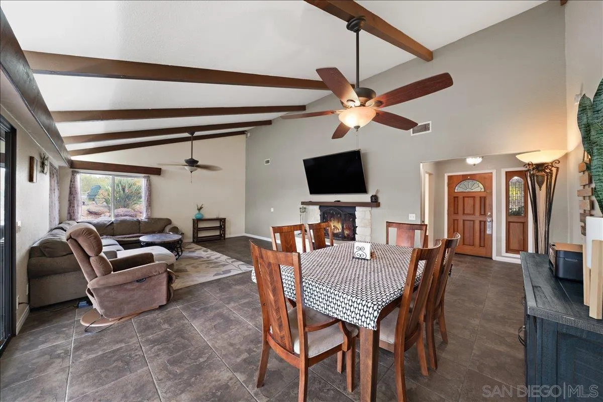 https://cdn.realtyfeed.com/cdn/127/260010173/79a558f1ae7560fd70923819bc67d4e4.webp
