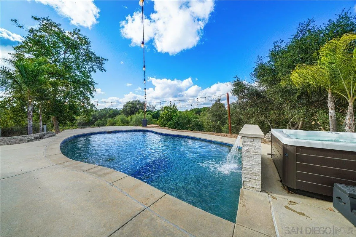 https://cdn.realtyfeed.com/cdn/127/260010173/e2a902b22d9cc72863287da17a4befcc.webp