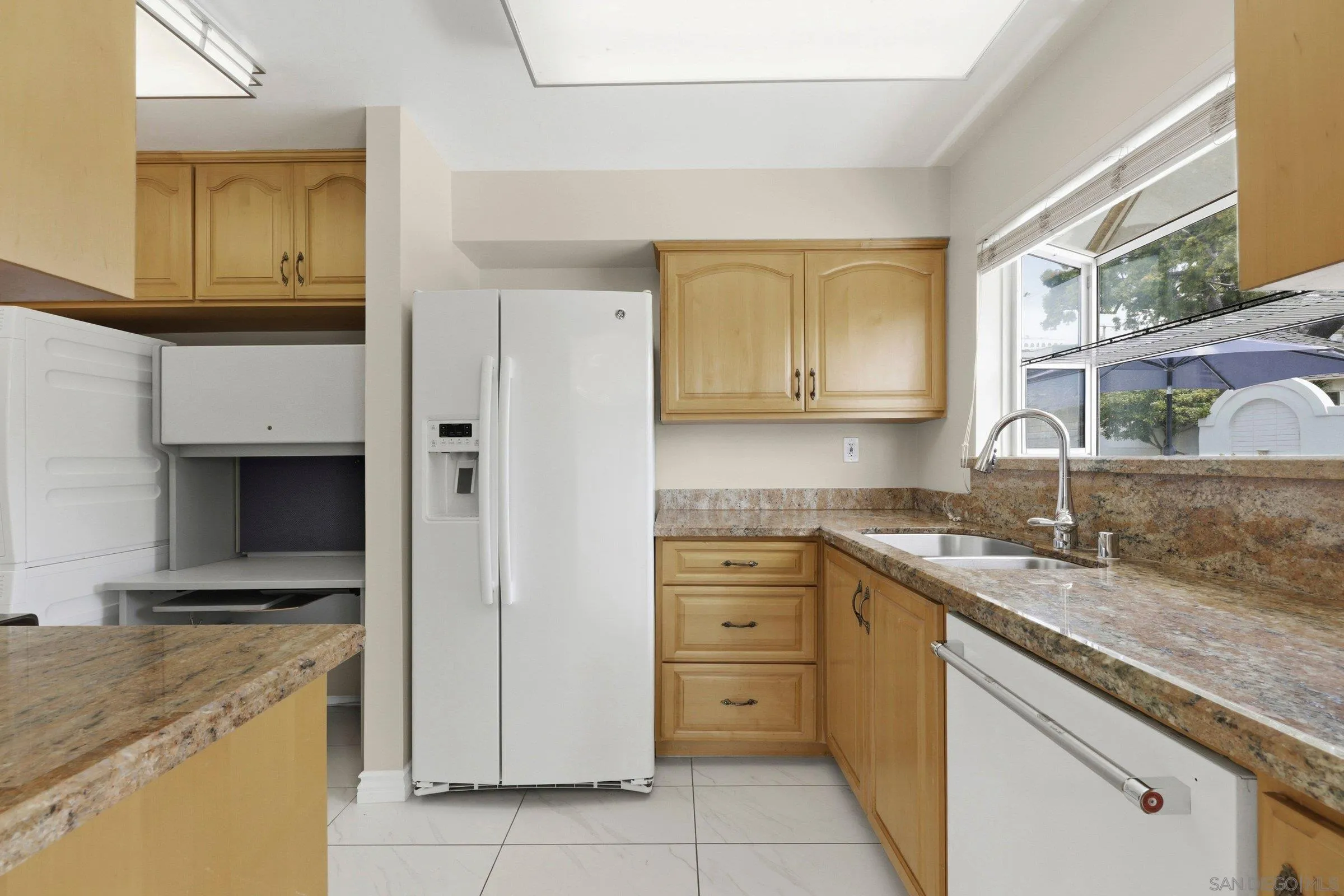 Photo #8: 260010180 Listing: Photo #8