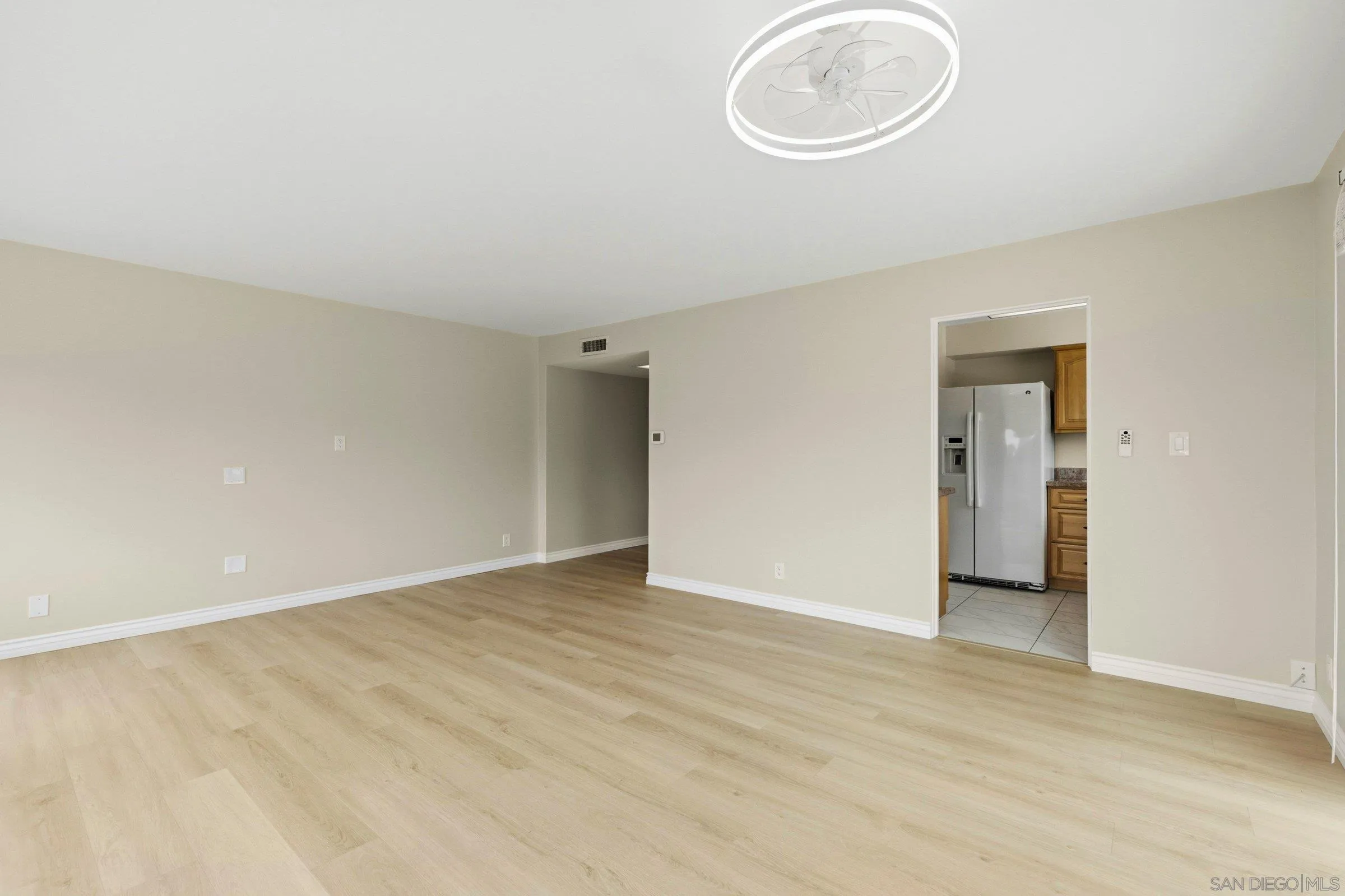 Photo #7: 260010180 Listing: Photo #7